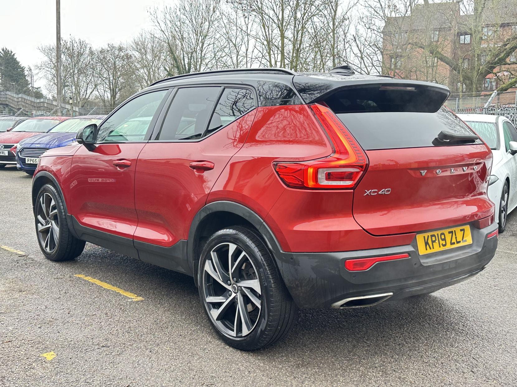 Volvo XC40 2.0 T4 R-Design Pro SUV 5dr Petrol Auto AWD Euro 6 (s/s) (190 ps)