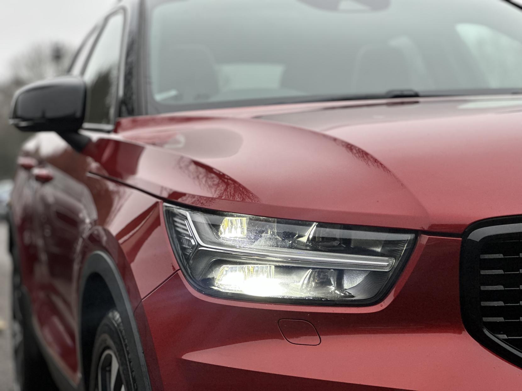 Volvo XC40 2.0 T4 R-Design Pro SUV 5dr Petrol Auto AWD Euro 6 (s/s) (190 ps)