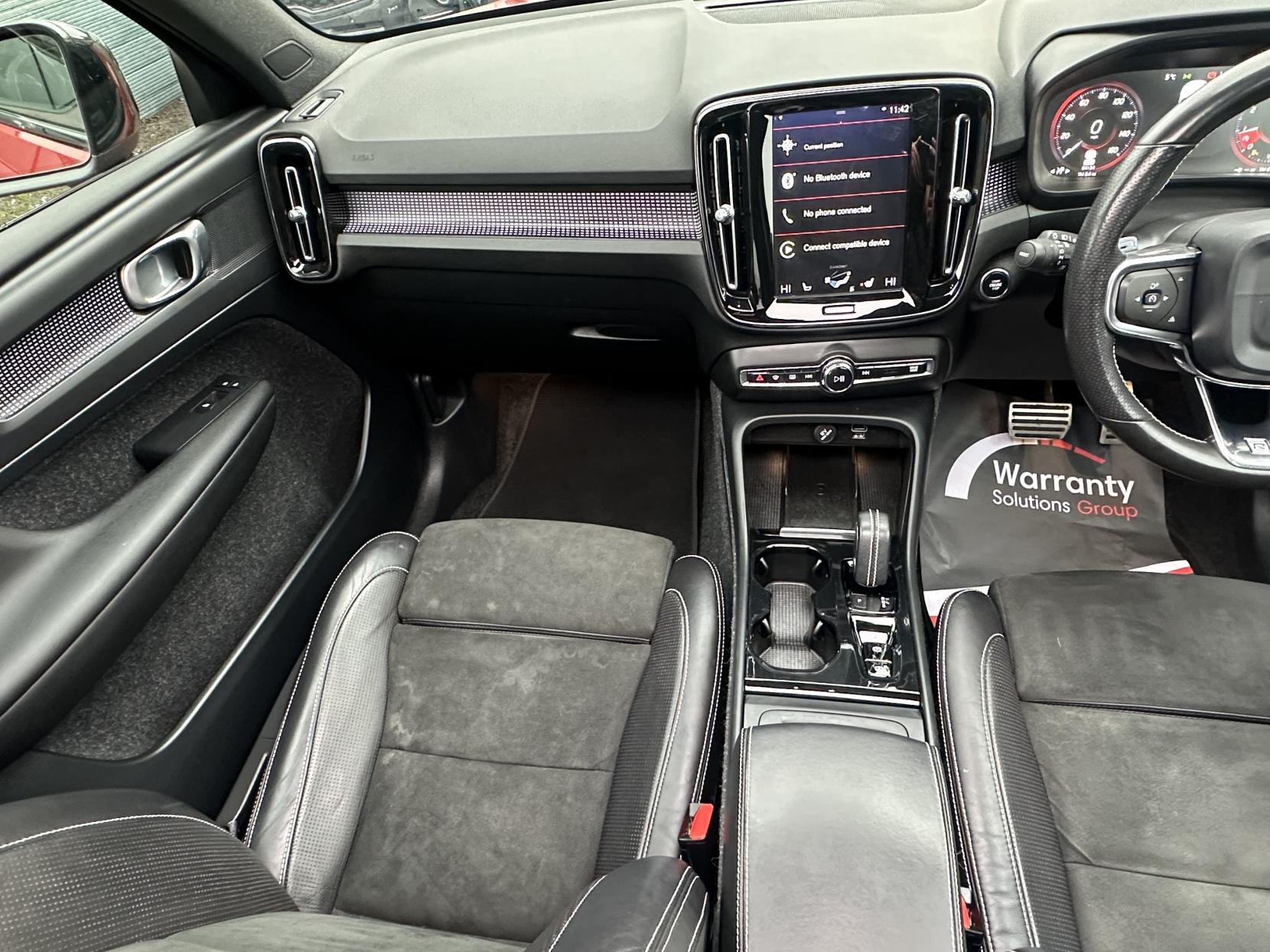 Volvo XC40 2.0 T4 R-Design Pro SUV 5dr Petrol Auto AWD Euro 6 (s/s) (190 ps)