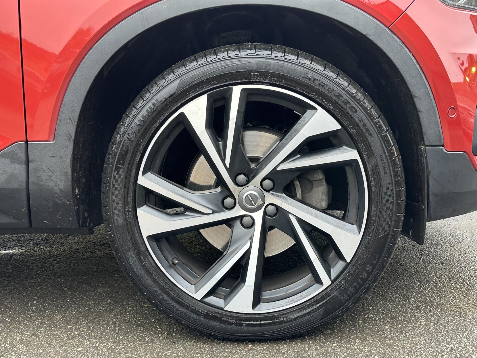 Volvo XC40 2.0 T4 R-Design Pro SUV 5dr Petrol Auto AWD Euro 6 (s/s) (190 ps)