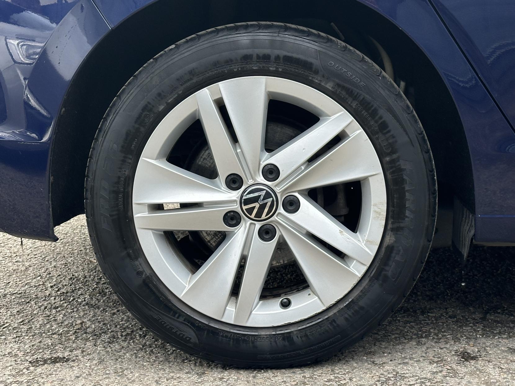 Volkswagen Golf 1.5 eTSI MHEV Life Hatchback 5dr Petrol Hybrid DSG Euro 6 (s/s) (150 ps)