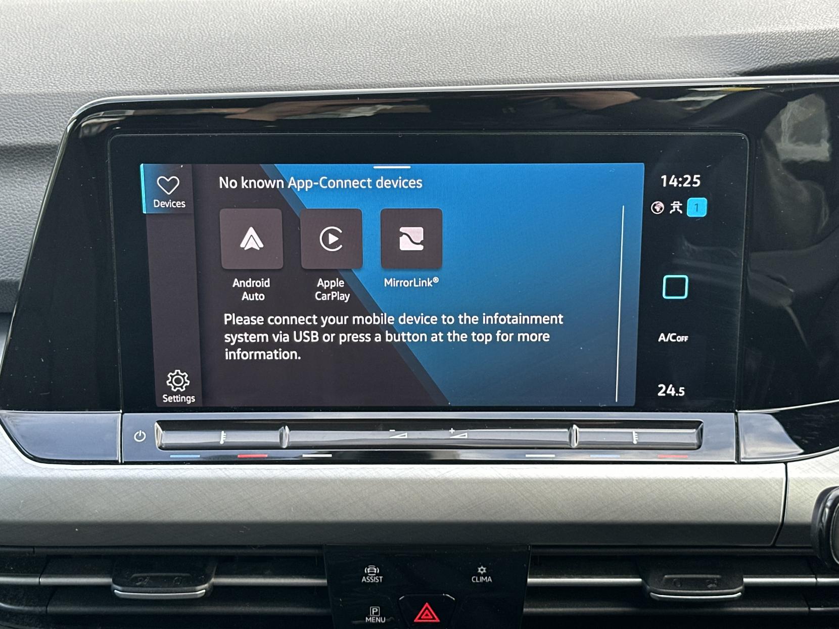 Volkswagen Golf 1.5 eTSI MHEV Life Hatchback 5dr Petrol Hybrid DSG Euro 6 (s/s) (150 ps)