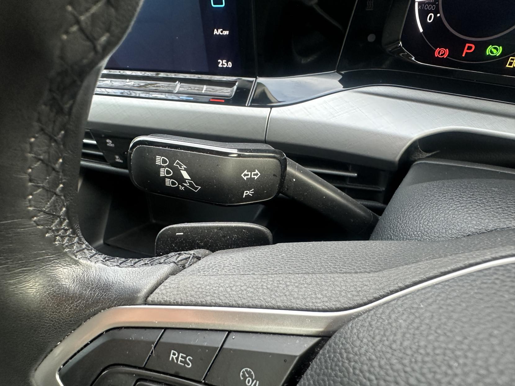 Volkswagen Golf 1.5 eTSI MHEV Life Hatchback 5dr Petrol Hybrid DSG Euro 6 (s/s) (150 ps)