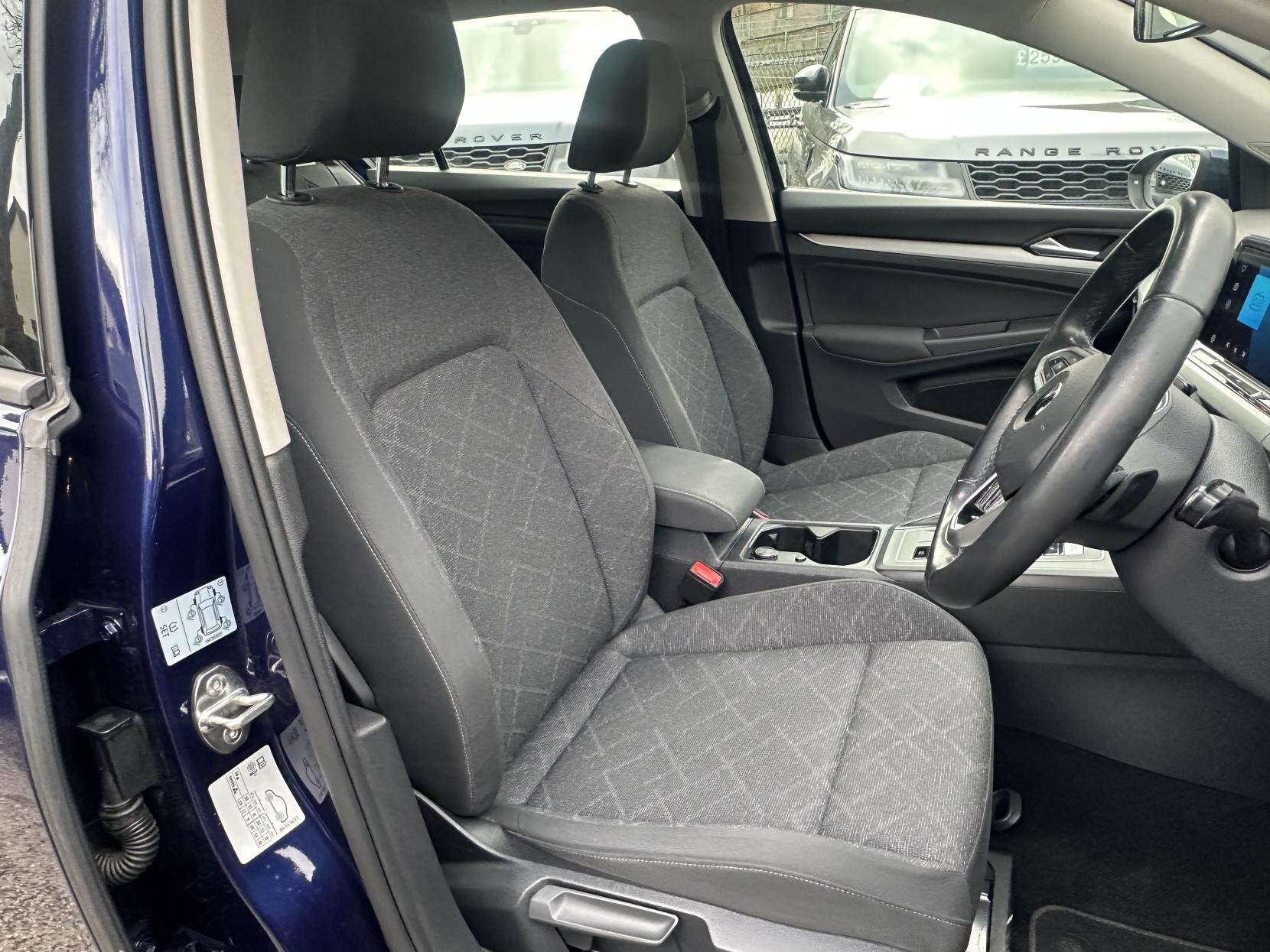 Volkswagen Golf 1.5 eTSI MHEV Life Hatchback 5dr Petrol Hybrid DSG Euro 6 (s/s) (150 ps)