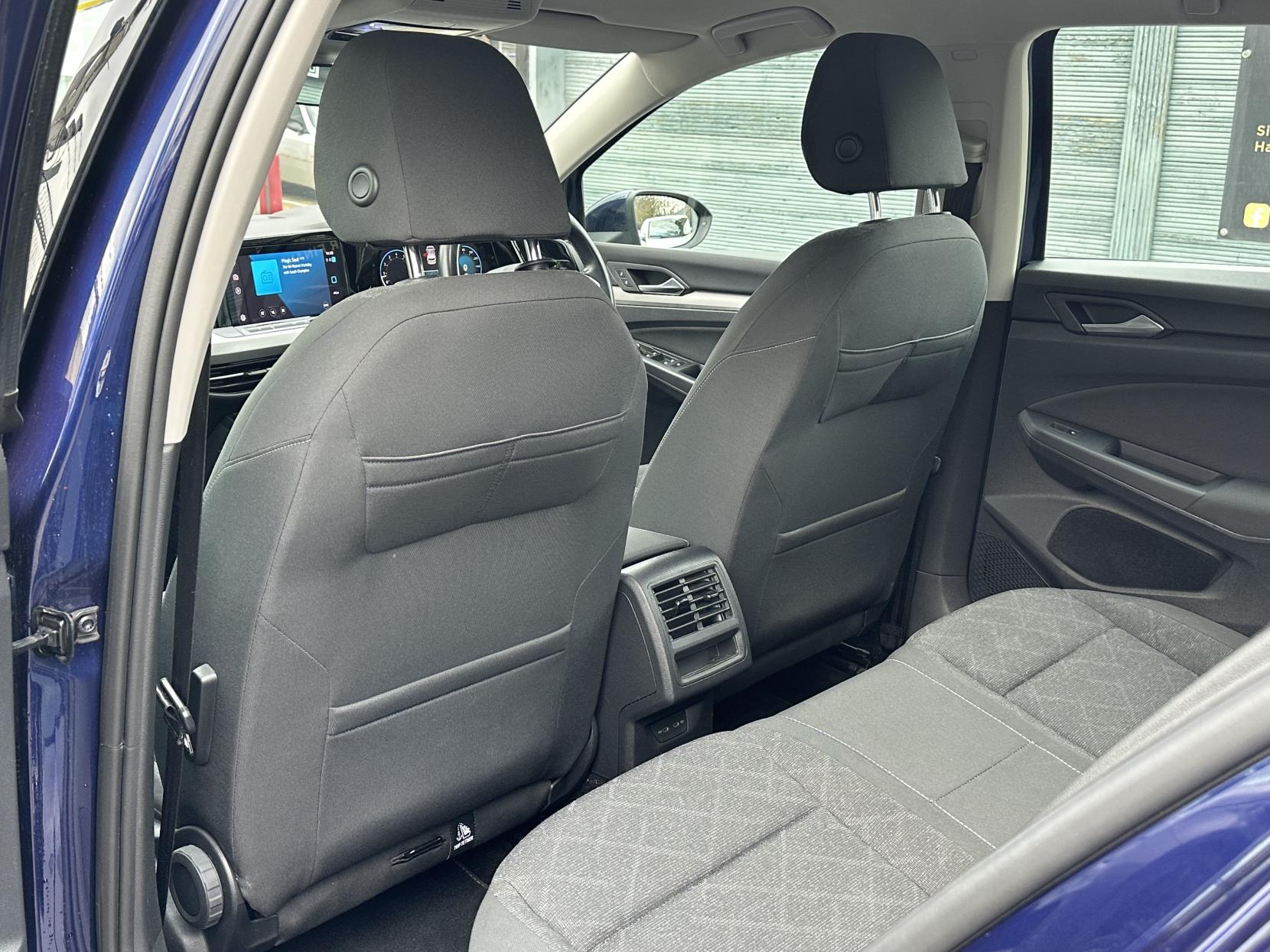 Volkswagen Golf 1.5 eTSI MHEV Life Hatchback 5dr Petrol Hybrid DSG Euro 6 (s/s) (150 ps)