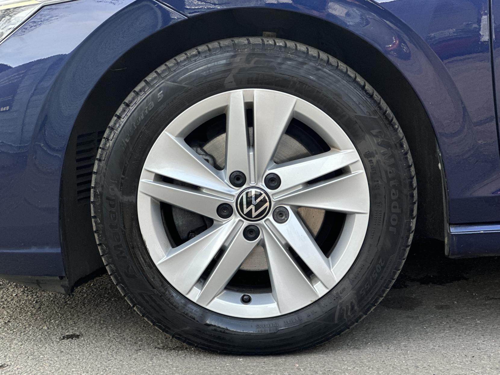 Volkswagen Golf 1.5 eTSI MHEV Life Hatchback 5dr Petrol Hybrid DSG Euro 6 (s/s) (150 ps)