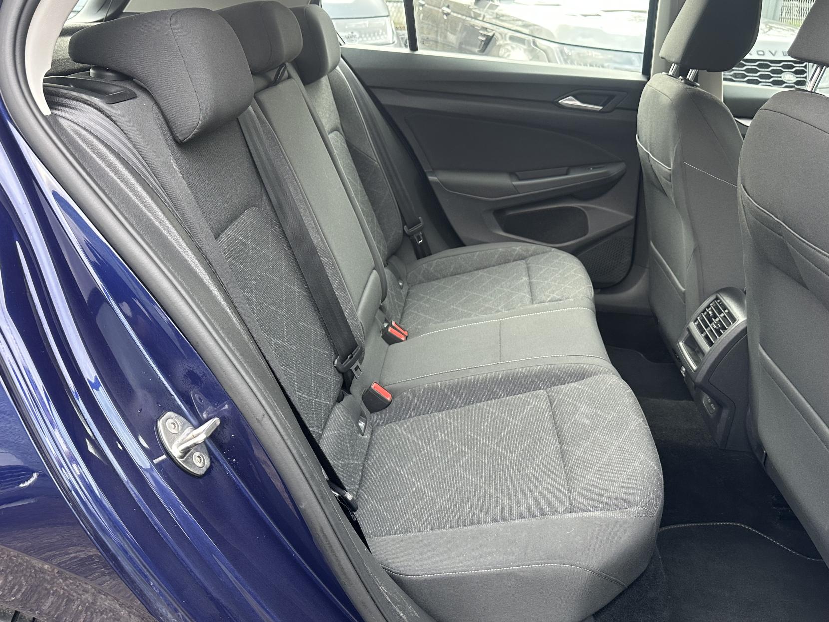 Volkswagen Golf 1.5 eTSI MHEV Life Hatchback 5dr Petrol Hybrid DSG Euro 6 (s/s) (150 ps)