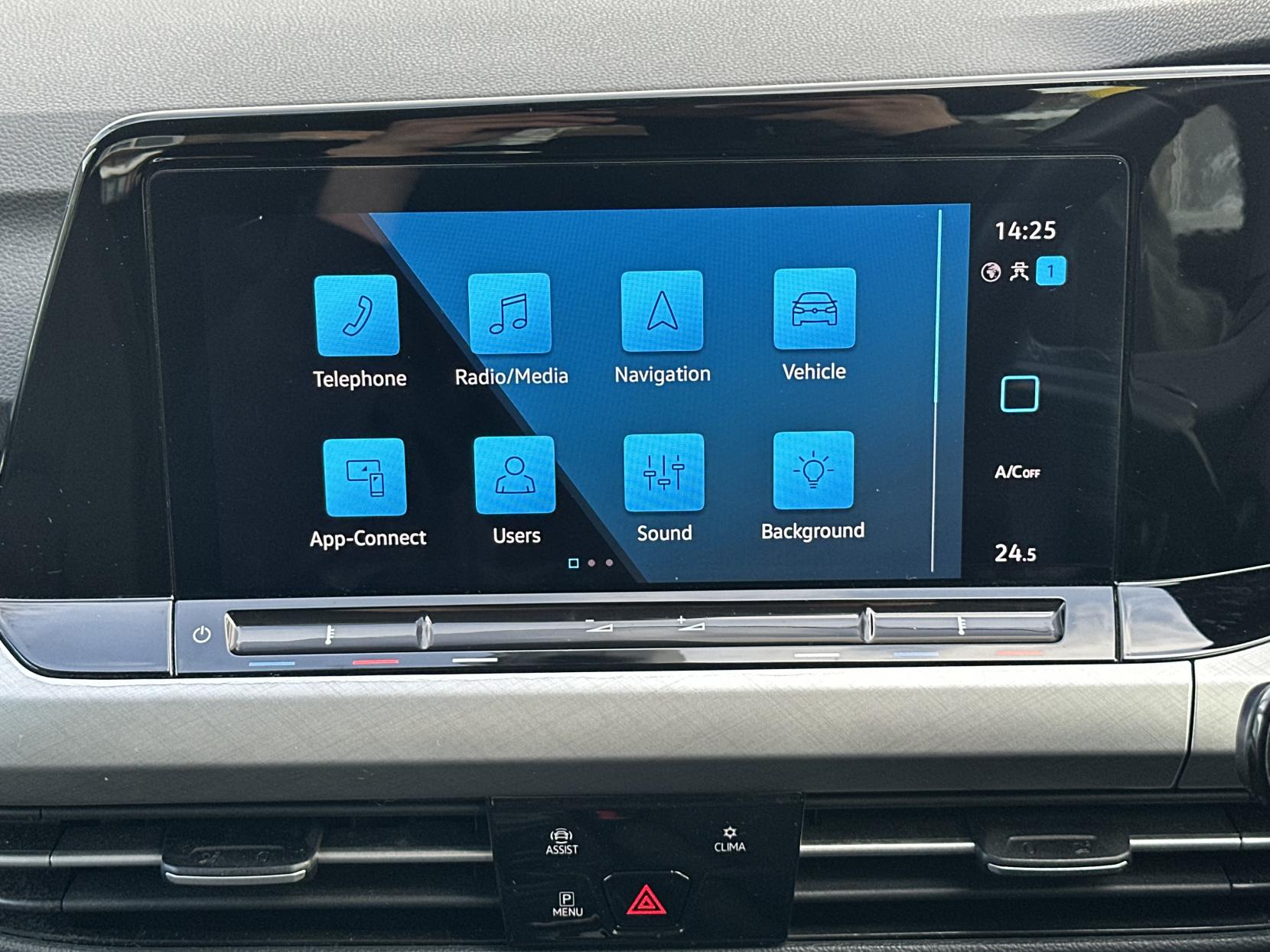 Volkswagen Golf 1.5 eTSI MHEV Life Hatchback 5dr Petrol Hybrid DSG Euro 6 (s/s) (150 ps)