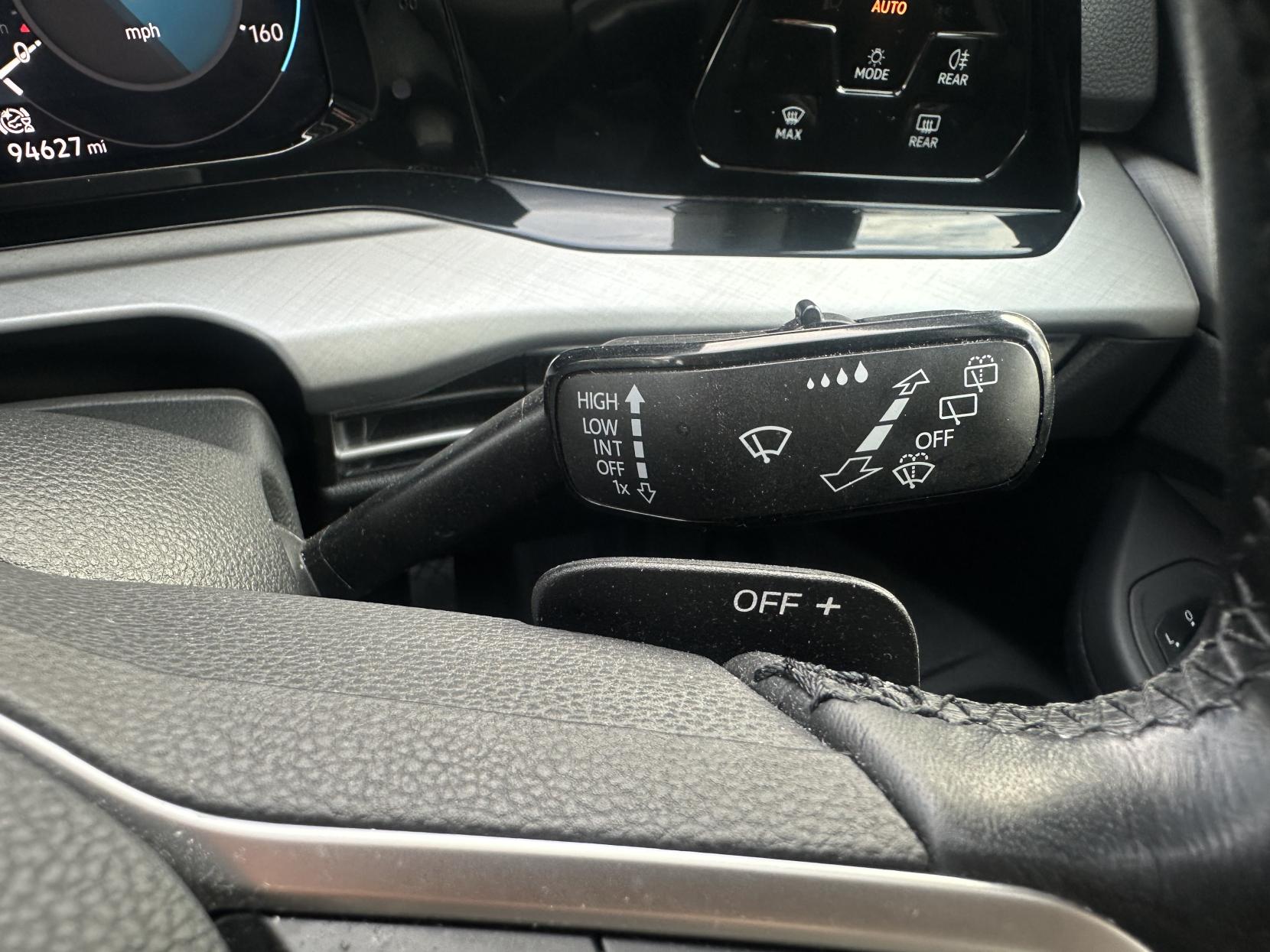 Volkswagen Golf 1.5 eTSI MHEV Life Hatchback 5dr Petrol Hybrid DSG Euro 6 (s/s) (150 ps)