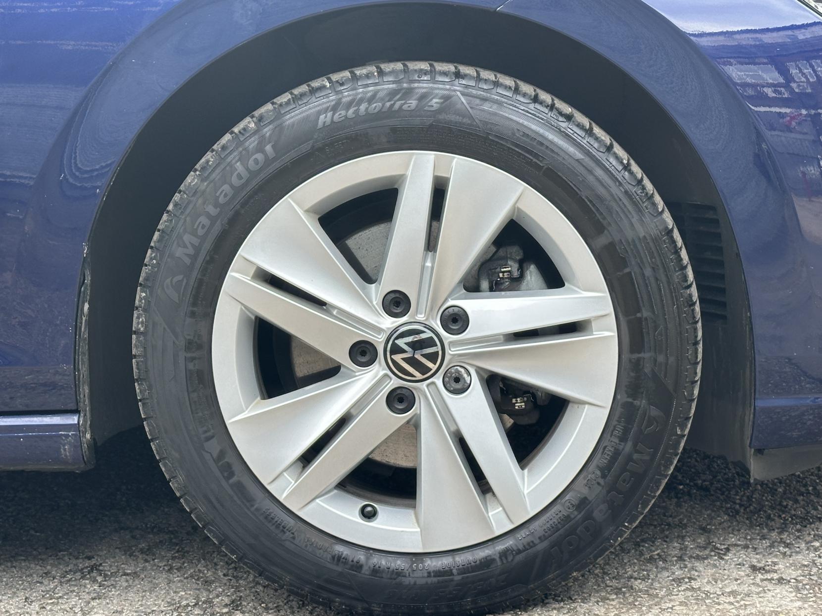 Volkswagen Golf 1.5 eTSI MHEV Life Hatchback 5dr Petrol Hybrid DSG Euro 6 (s/s) (150 ps)