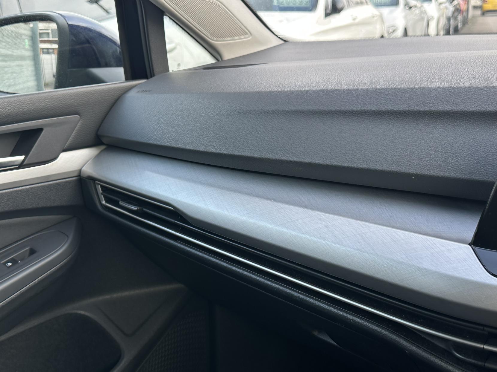 Volkswagen Golf 1.5 eTSI MHEV Life Hatchback 5dr Petrol Hybrid DSG Euro 6 (s/s) (150 ps)