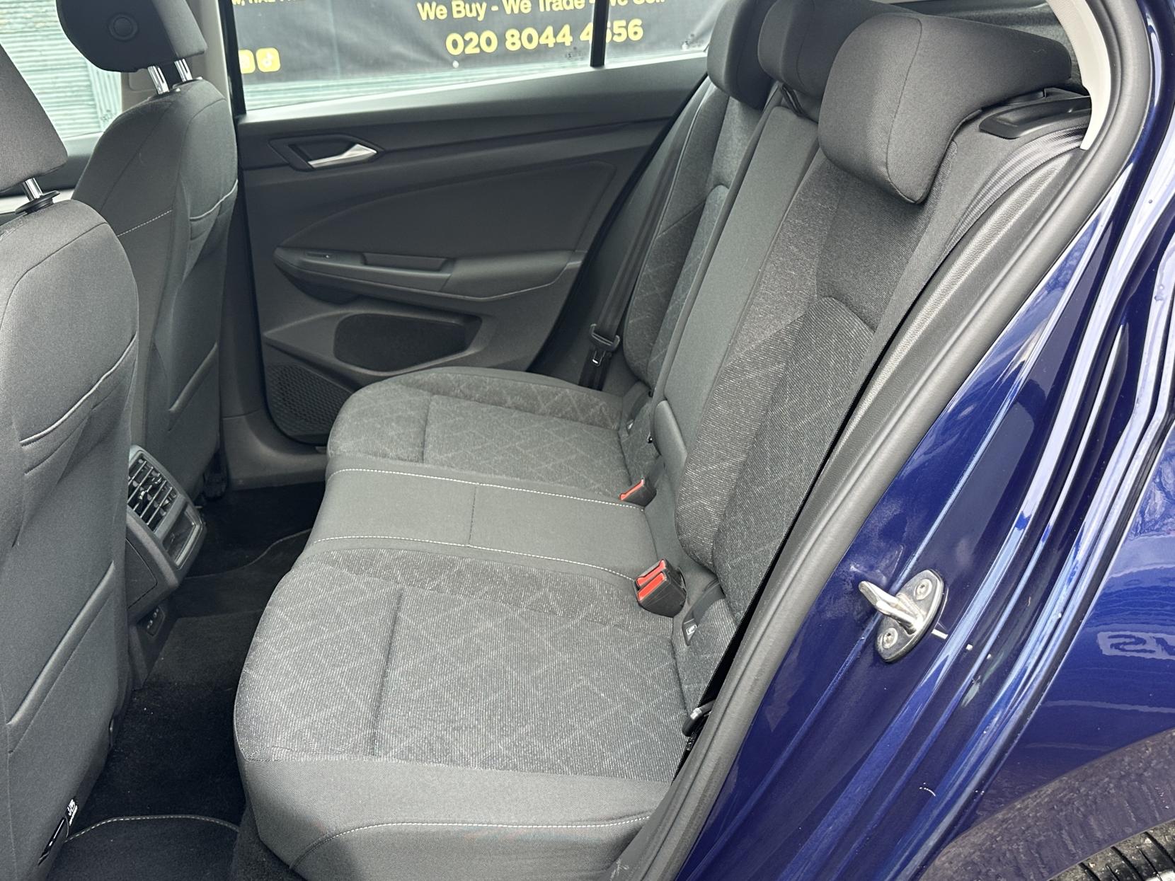 Volkswagen Golf 1.5 eTSI MHEV Life Hatchback 5dr Petrol Hybrid DSG Euro 6 (s/s) (150 ps)