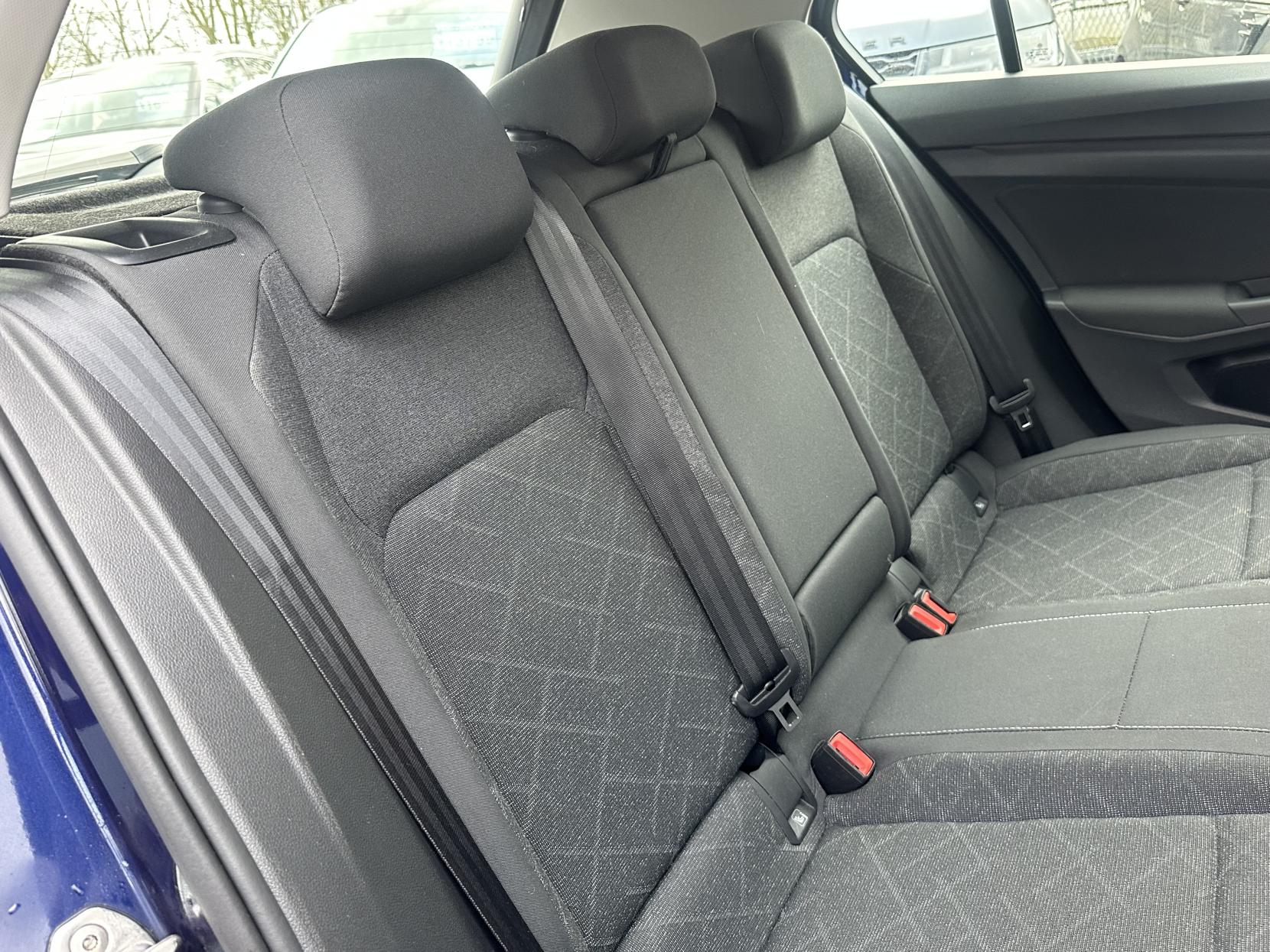 Volkswagen Golf 1.5 eTSI MHEV Life Hatchback 5dr Petrol Hybrid DSG Euro 6 (s/s) (150 ps)