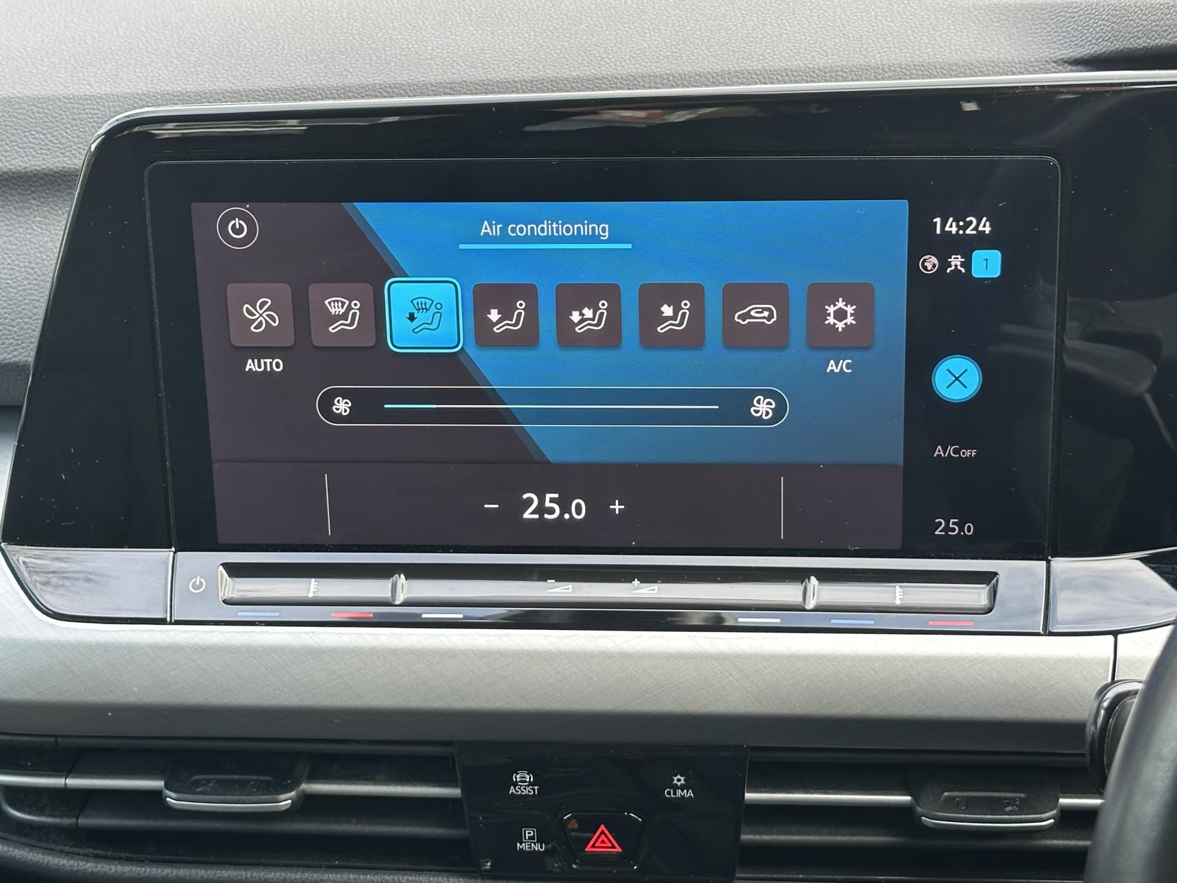 Volkswagen Golf 1.5 eTSI MHEV Life Hatchback 5dr Petrol Hybrid DSG Euro 6 (s/s) (150 ps)