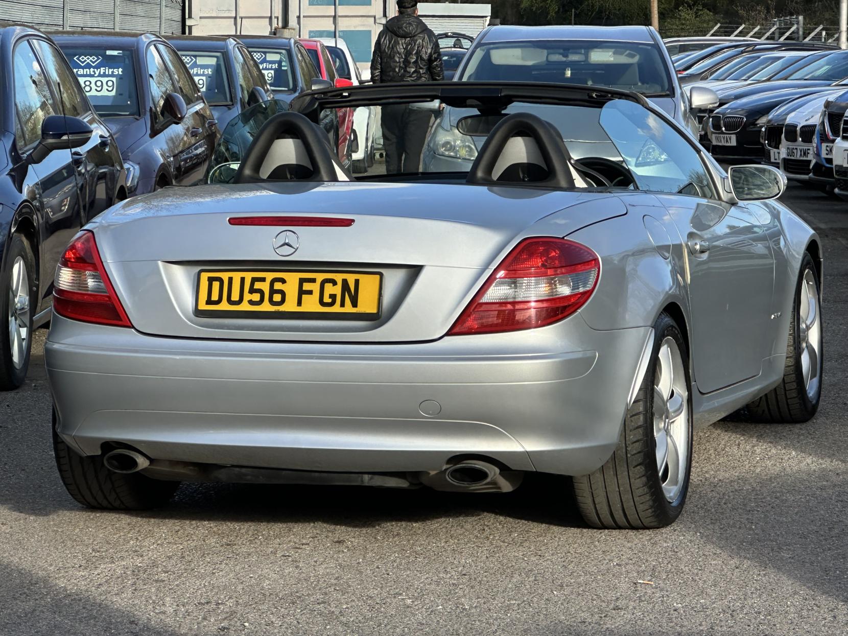 Mercedes-Benz SLK 1.8 SLK200 Kompressor Convertible 2dr Petrol Automatic (211 g/km, 163 bhp)