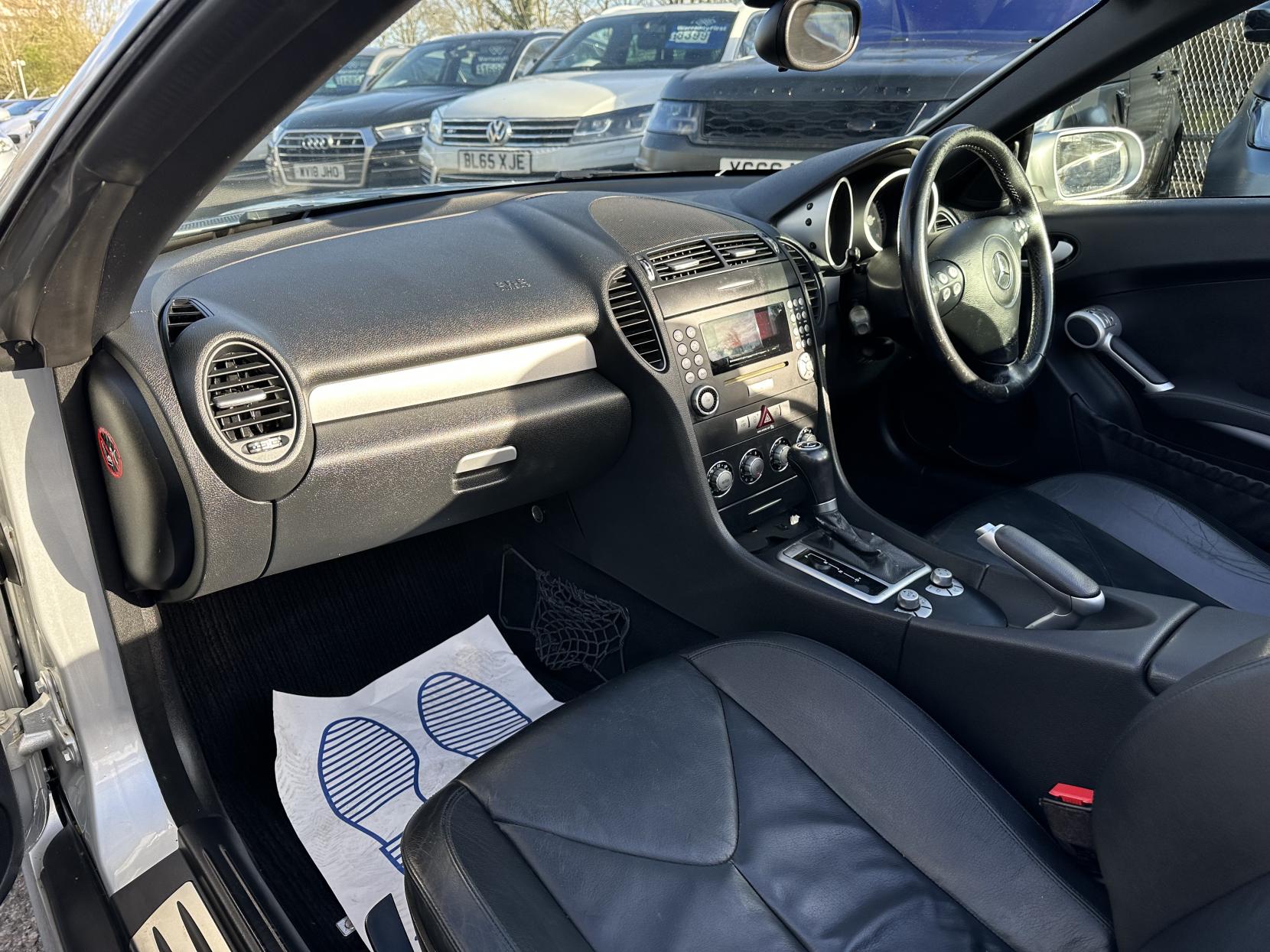 Mercedes-Benz SLK 1.8 SLK200 Kompressor Convertible 2dr Petrol Automatic (211 g/km, 163 bhp)