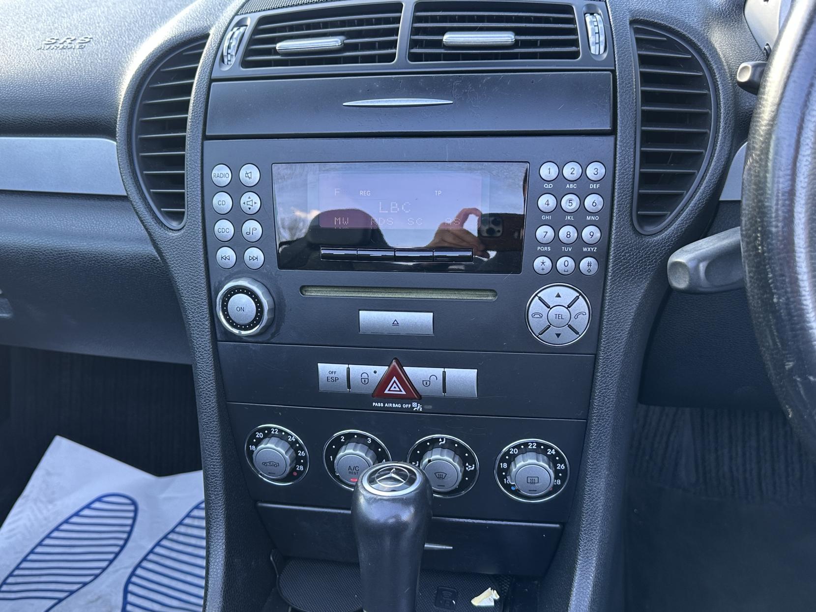 Mercedes-Benz SLK 1.8 SLK200 Kompressor Convertible 2dr Petrol Automatic (211 g/km, 163 bhp)