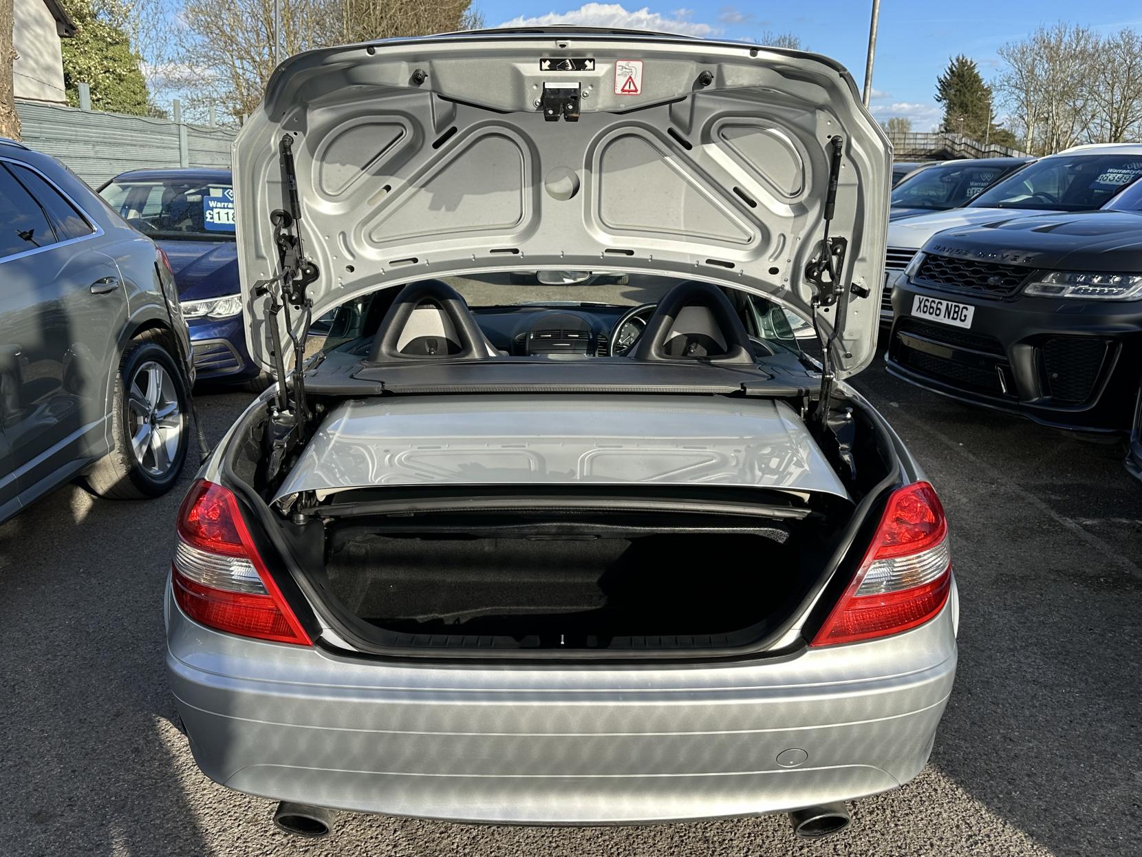 Mercedes-Benz SLK 1.8 SLK200 Kompressor Convertible 2dr Petrol Automatic (211 g/km, 163 bhp)