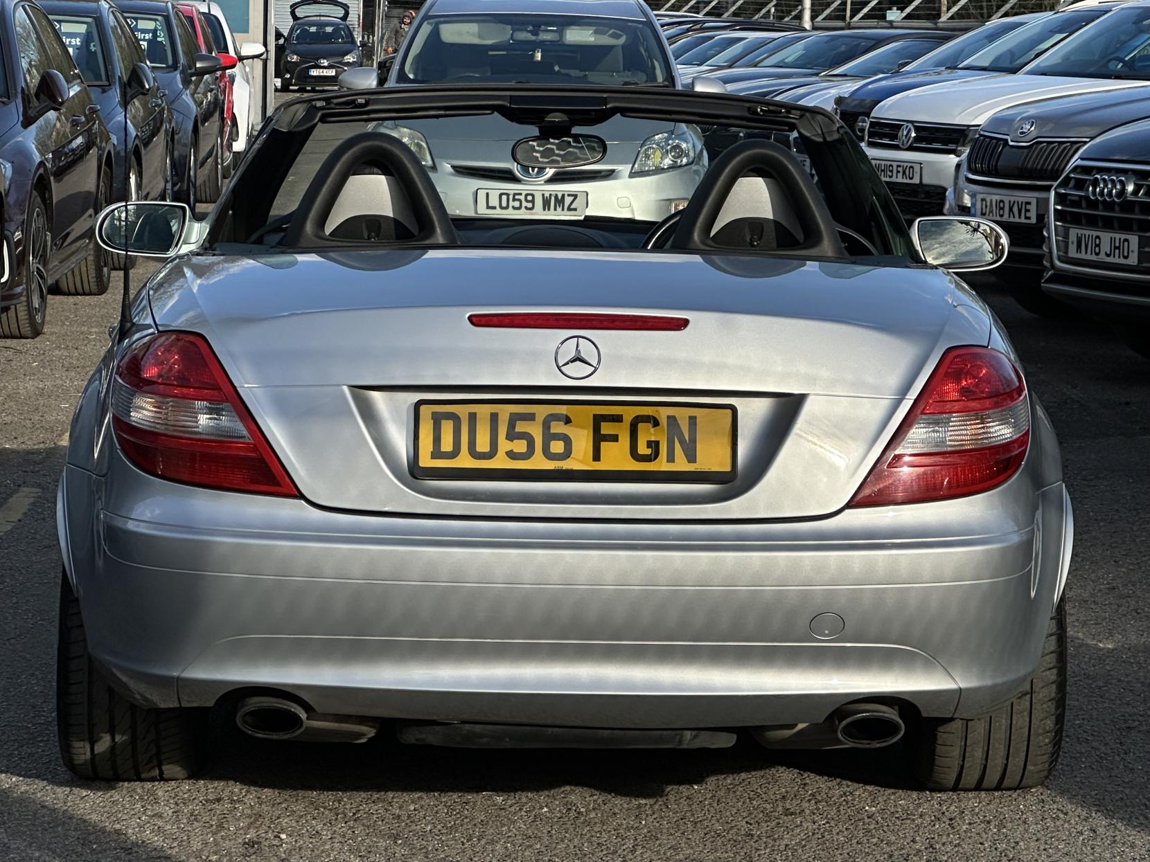 Mercedes-Benz SLK 1.8 SLK200 Kompressor Convertible 2dr Petrol Automatic (211 g/km, 163 bhp)
