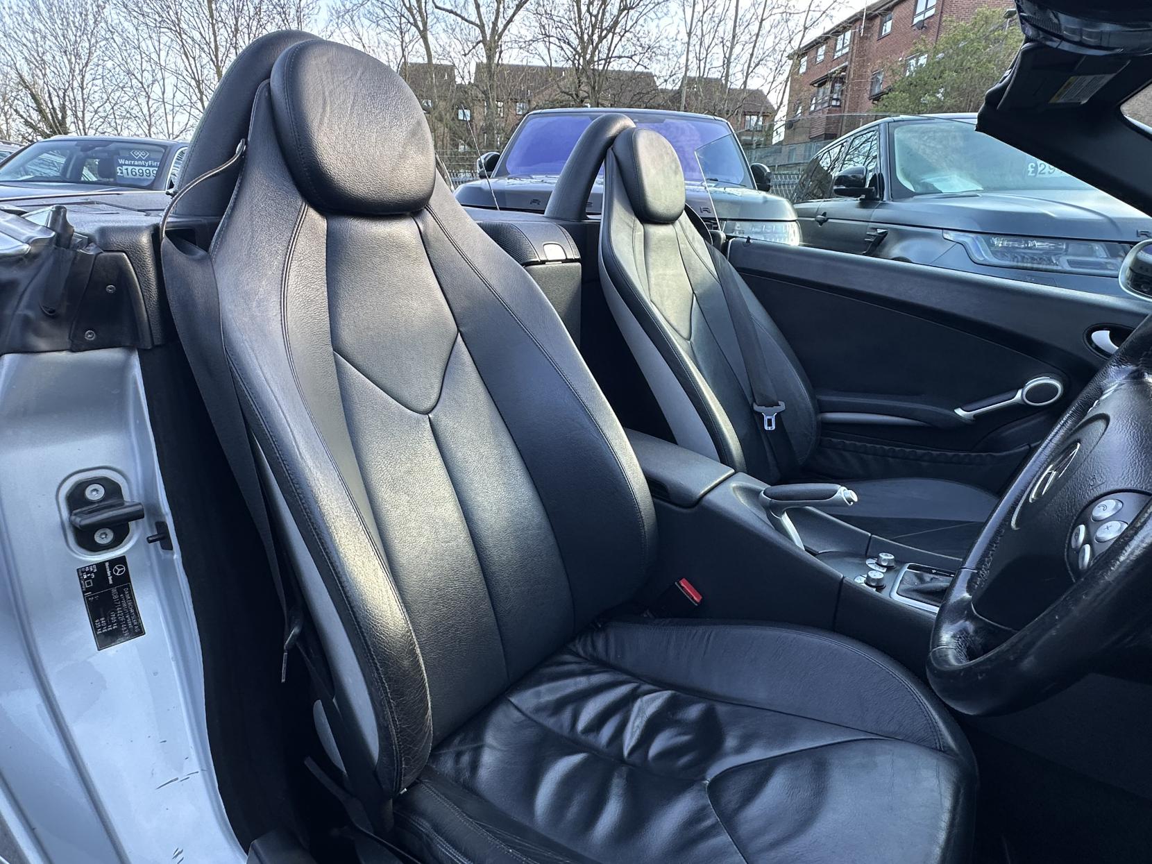 Mercedes-Benz SLK 1.8 SLK200 Kompressor Convertible 2dr Petrol Automatic (211 g/km, 163 bhp)