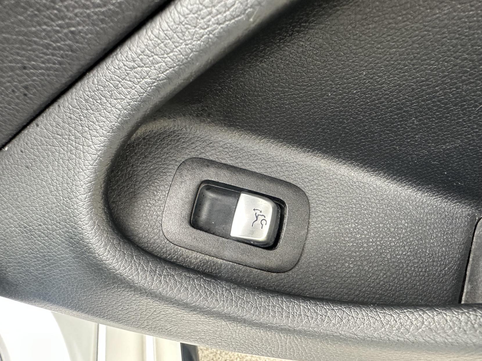 Mercedes-Benz C Class 4.0 C63 V8 BiTurbo AMG (Premium) Coupe 2dr Petrol SpdS MCT Euro 6 (s/s) (476 ps)