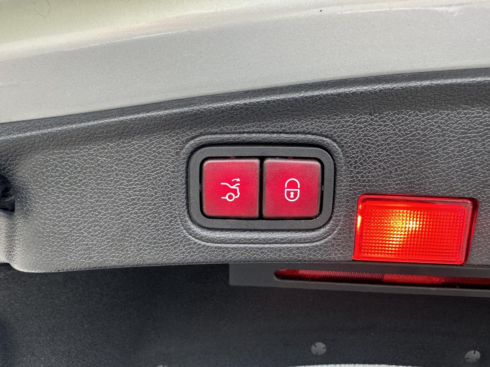 Mercedes-Benz C Class 4.0 C63 V8 BiTurbo AMG (Premium) Coupe 2dr Petrol SpdS MCT Euro 6 (s/s) (476 ps)