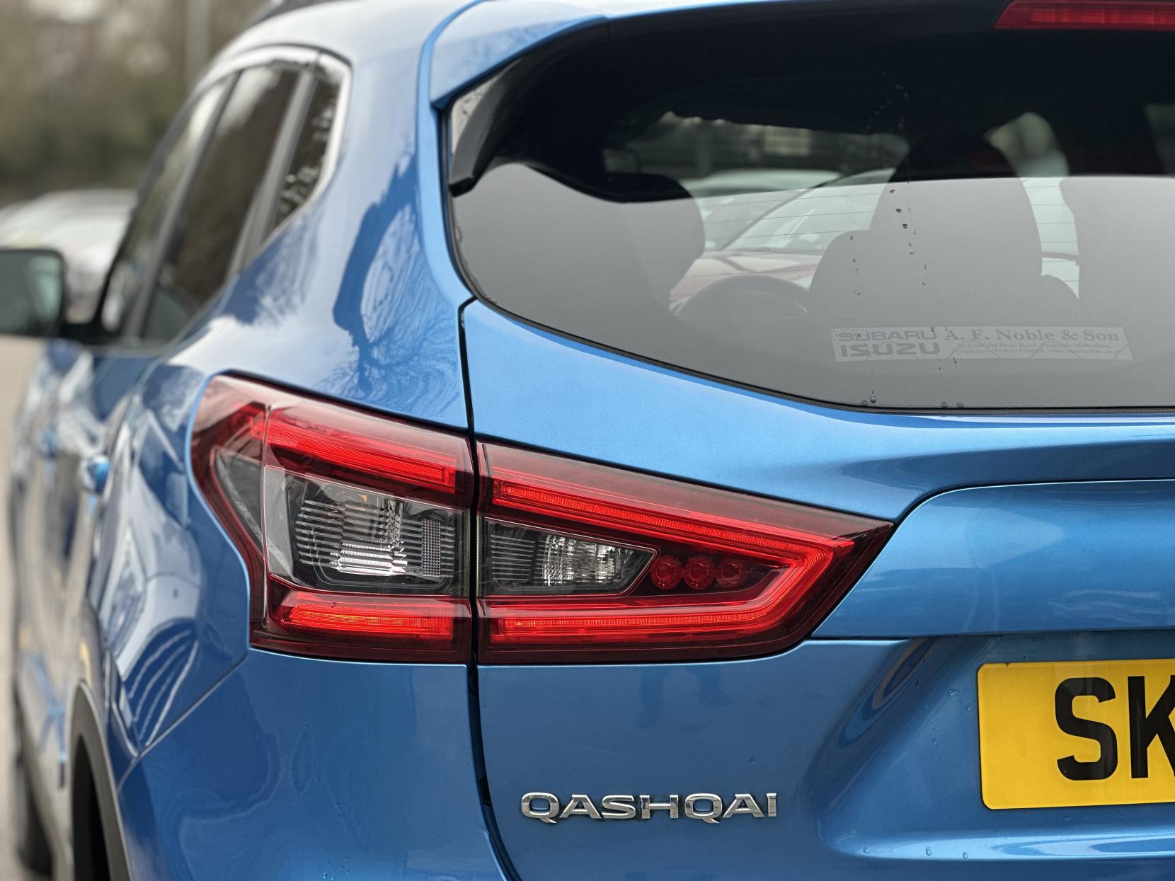 Nissan Qashqai 1.7 dCi Tekna SUV 5dr Diesel CVT 4WD Euro 6 (s/s) (150 ps)