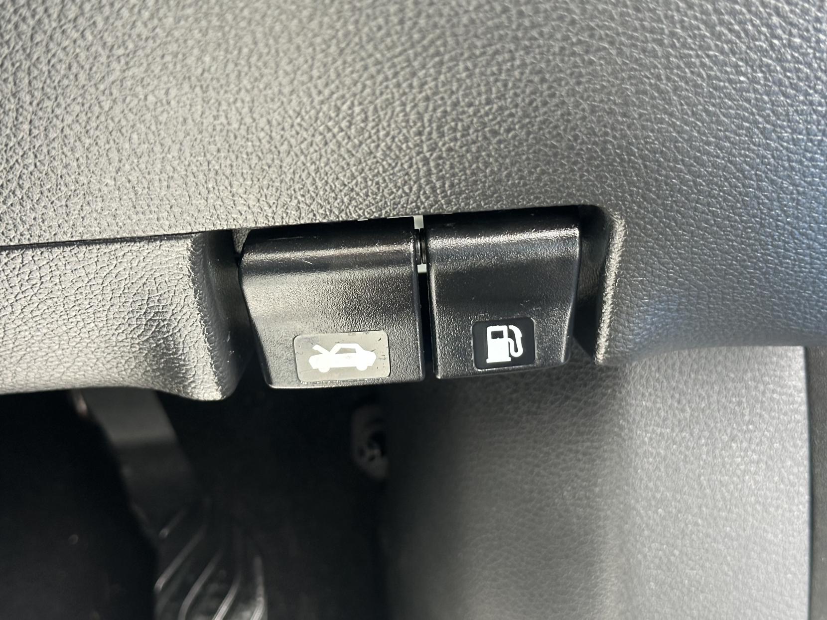 Nissan Qashqai 1.7 dCi Tekna SUV 5dr Diesel CVT 4WD Euro 6 (s/s) (150 ps)