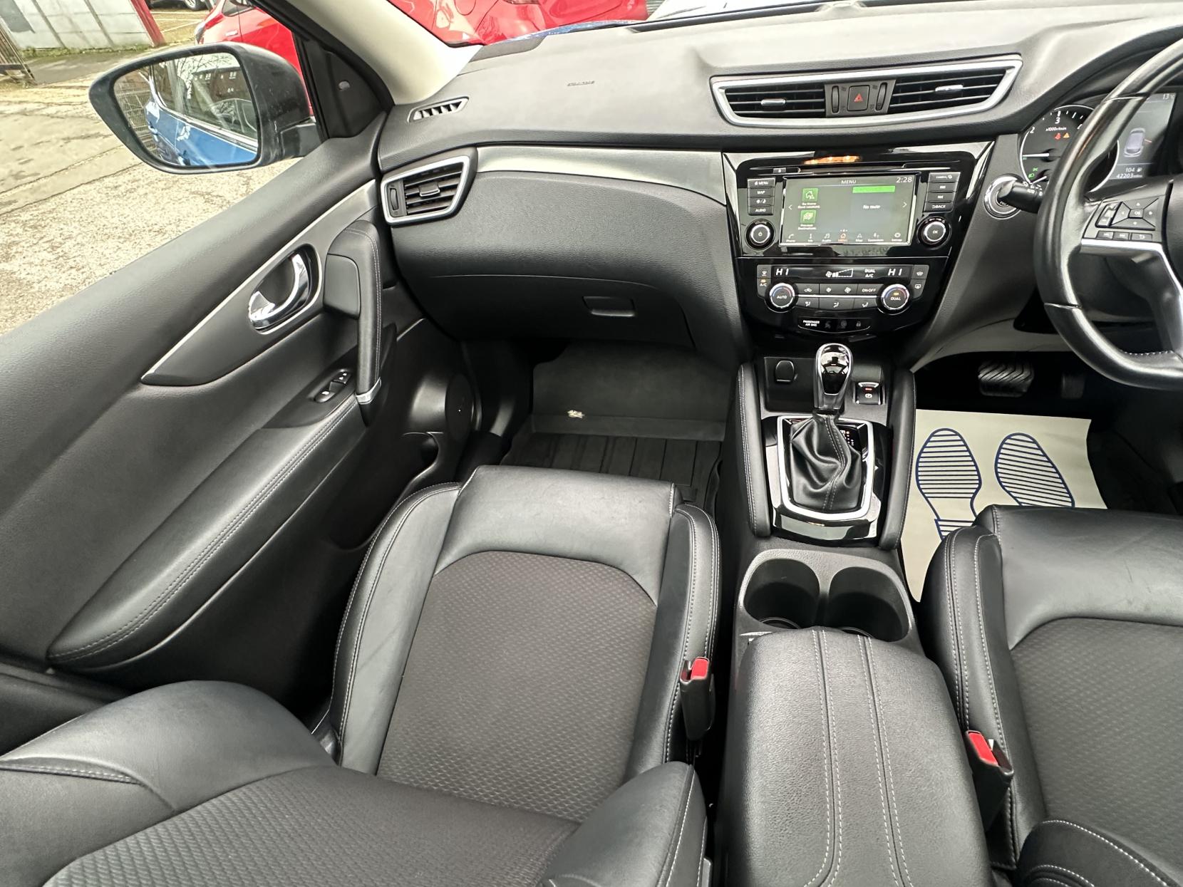 Nissan Qashqai 1.7 dCi Tekna SUV 5dr Diesel CVT 4WD Euro 6 (s/s) (150 ps)