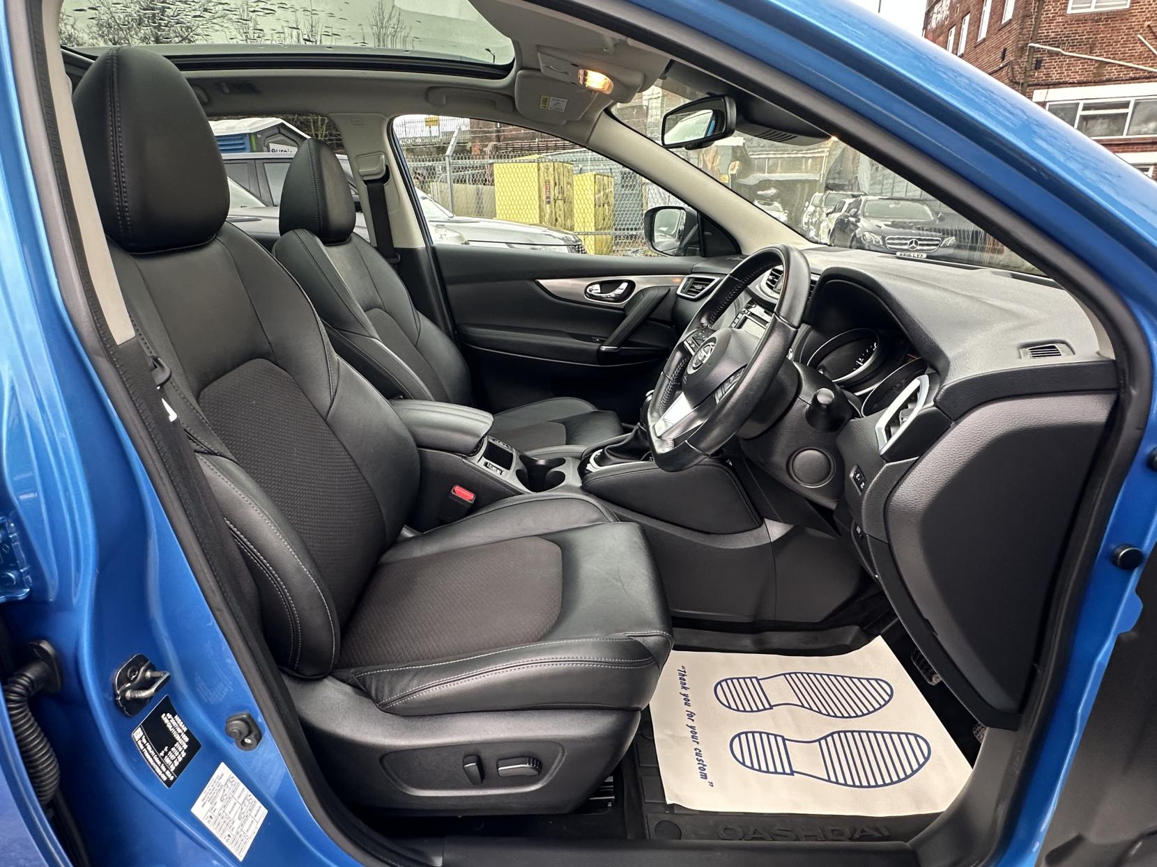 Nissan Qashqai 1.7 dCi Tekna SUV 5dr Diesel CVT 4WD Euro 6 (s/s) (150 ps)