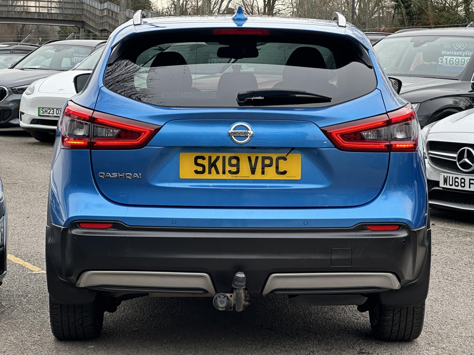 Nissan Qashqai 1.7 dCi Tekna SUV 5dr Diesel CVT 4WD Euro 6 (s/s) (150 ps)