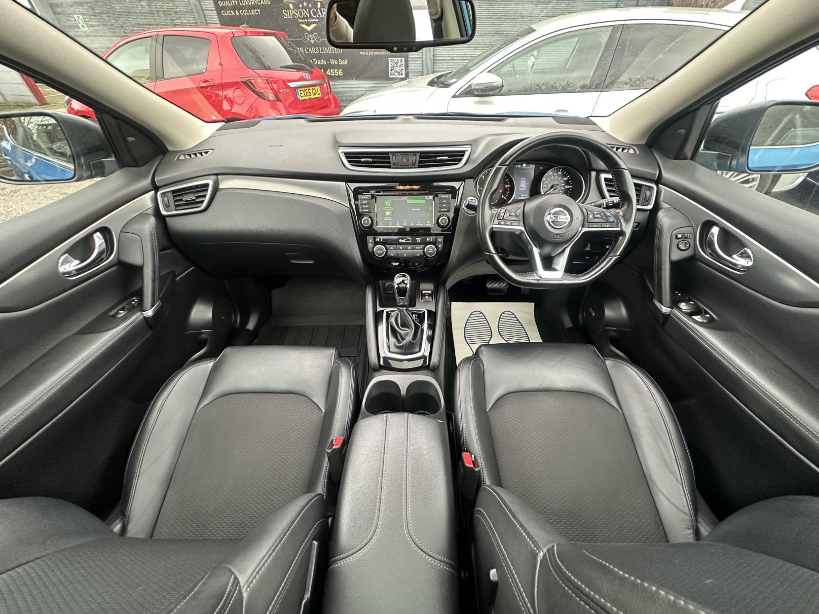 Nissan Qashqai 1.7 dCi Tekna SUV 5dr Diesel CVT 4WD Euro 6 (s/s) (150 ps)