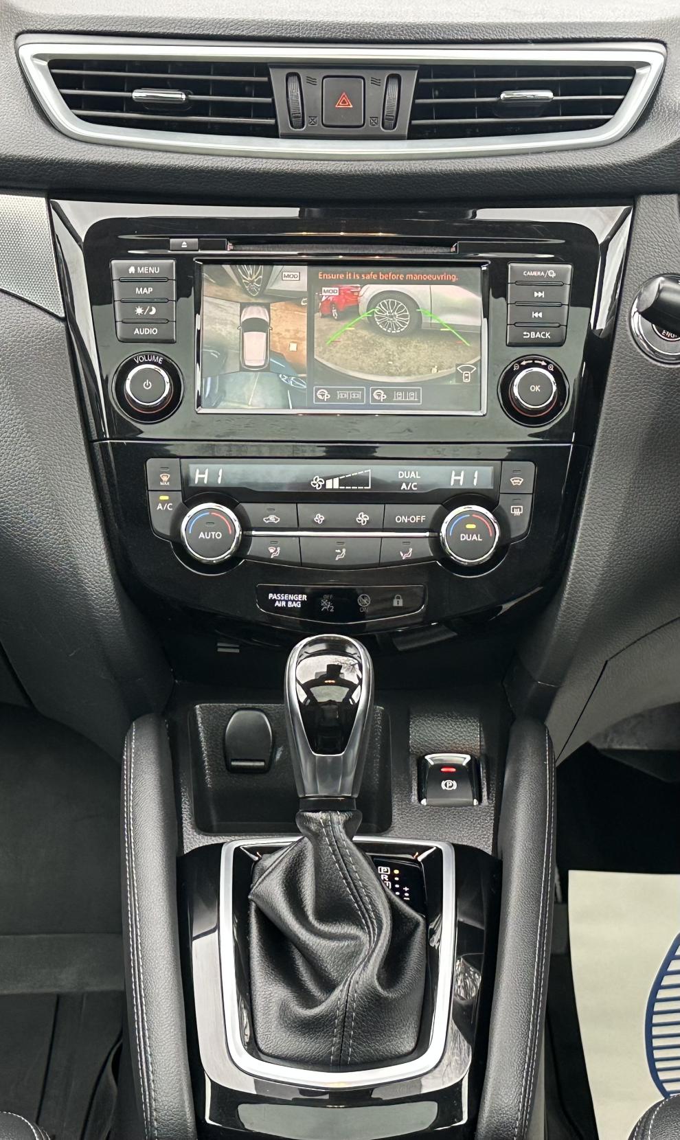 Nissan Qashqai 1.7 dCi Tekna SUV 5dr Diesel CVT 4WD Euro 6 (s/s) (150 ps)