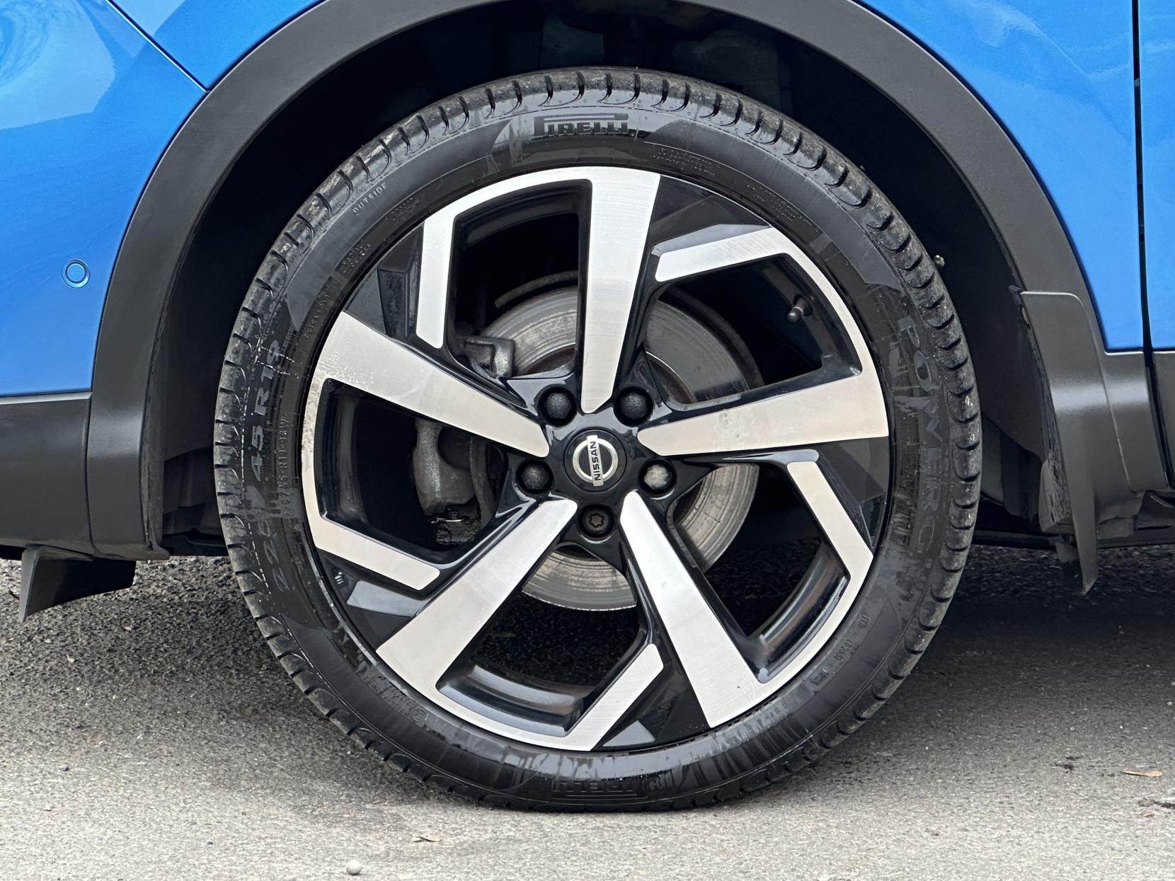 Nissan Qashqai 1.7 dCi Tekna SUV 5dr Diesel CVT 4WD Euro 6 (s/s) (150 ps)