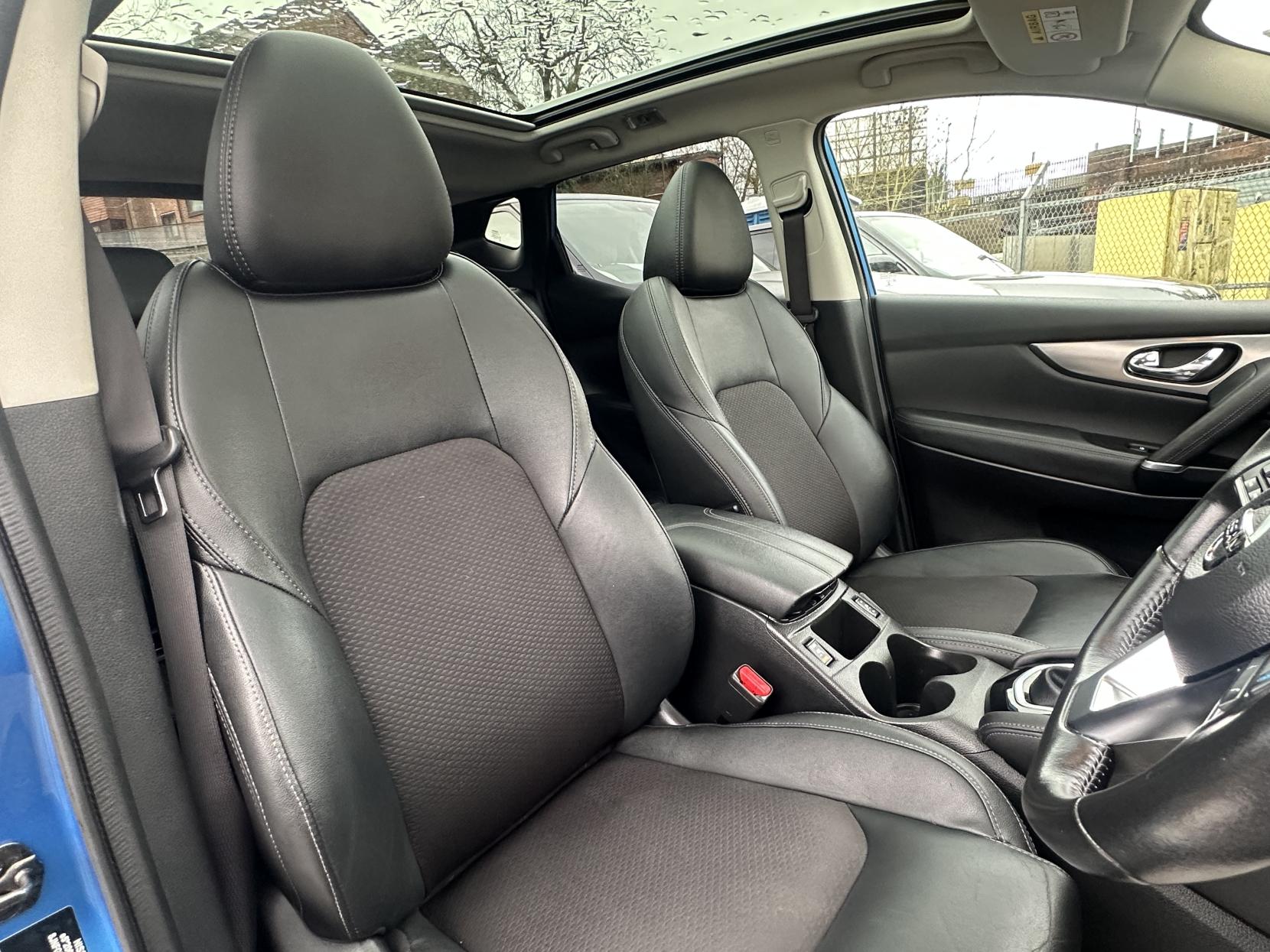 Nissan Qashqai 1.7 dCi Tekna SUV 5dr Diesel CVT 4WD Euro 6 (s/s) (150 ps)