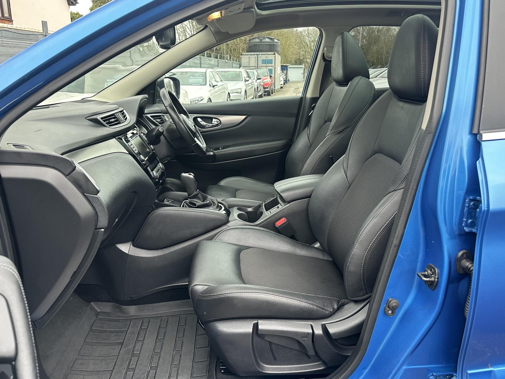 Nissan Qashqai 1.7 dCi Tekna SUV 5dr Diesel CVT 4WD Euro 6 (s/s) (150 ps)