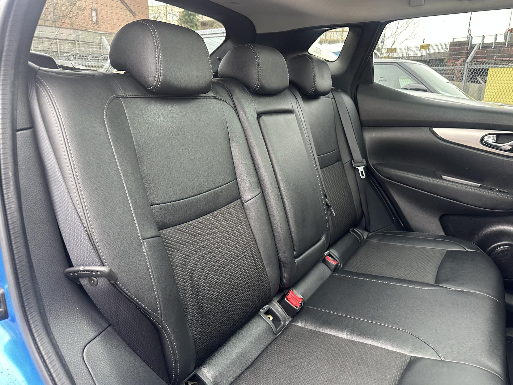 Nissan Qashqai 1.7 dCi Tekna SUV 5dr Diesel CVT 4WD Euro 6 (s/s) (150 ps)