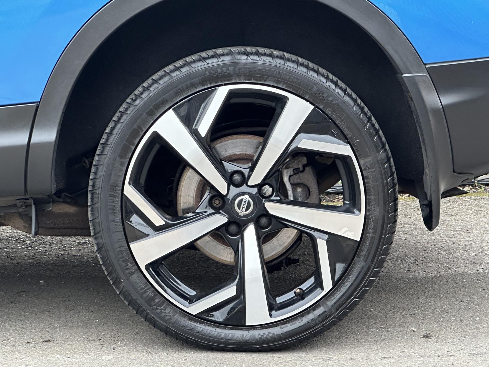 Nissan Qashqai 1.7 dCi Tekna SUV 5dr Diesel CVT 4WD Euro 6 (s/s) (150 ps)