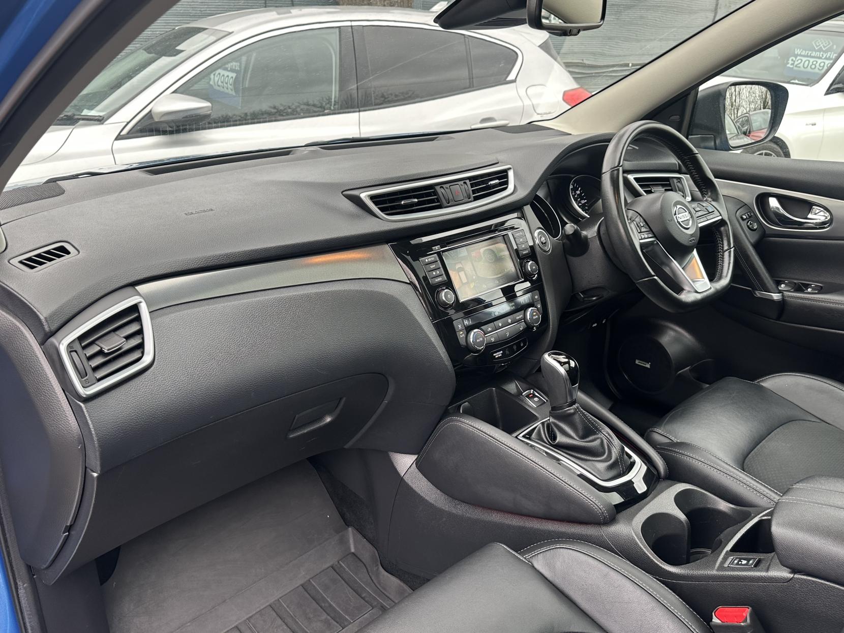 Nissan Qashqai 1.7 dCi Tekna SUV 5dr Diesel CVT 4WD Euro 6 (s/s) (150 ps)