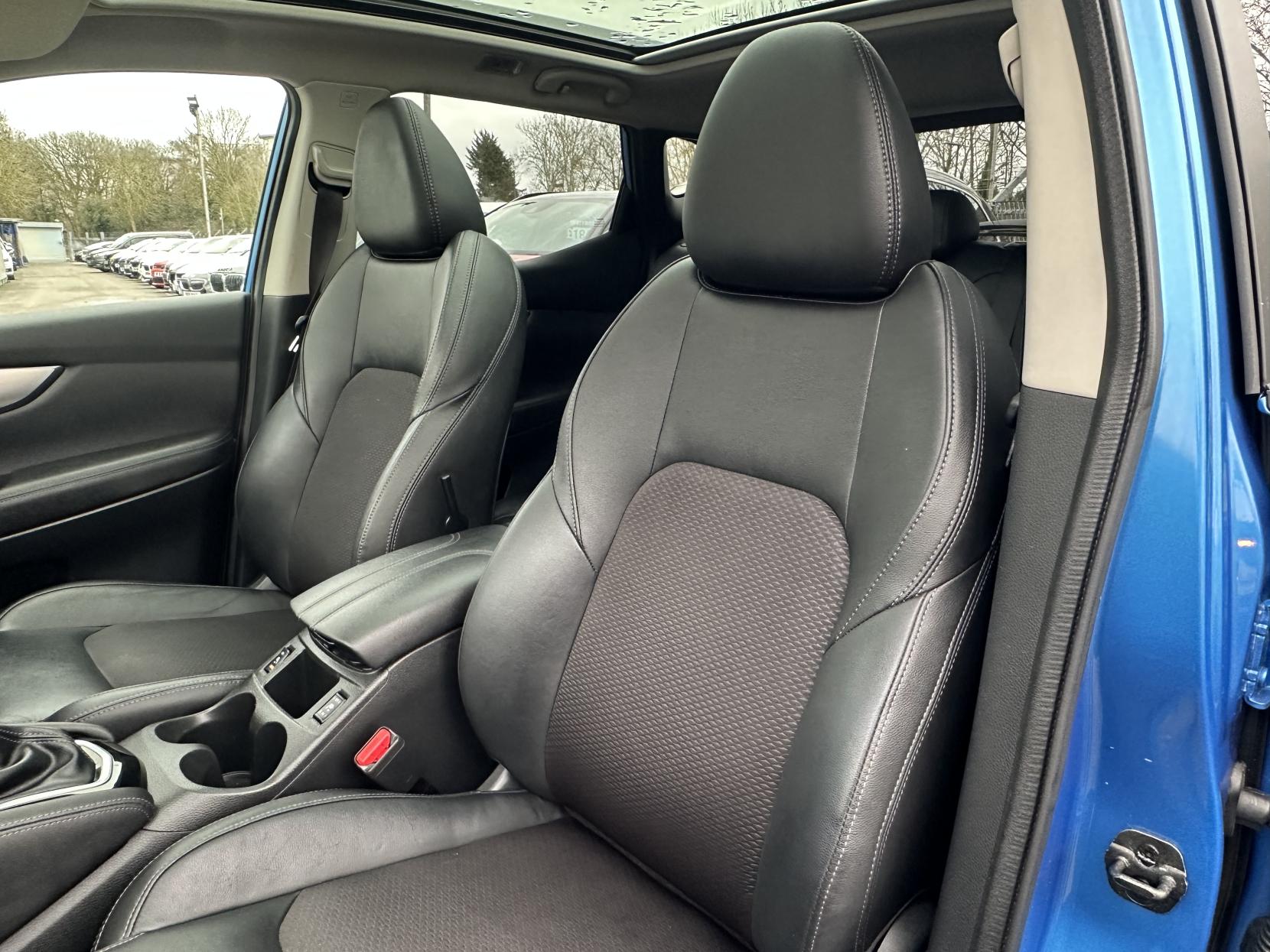 Nissan Qashqai 1.7 dCi Tekna SUV 5dr Diesel CVT 4WD Euro 6 (s/s) (150 ps)