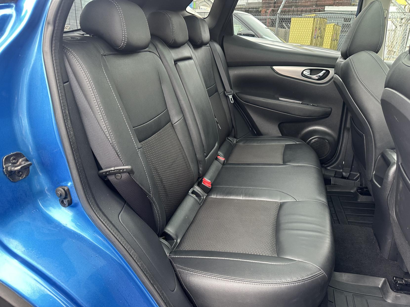 Nissan Qashqai 1.7 dCi Tekna SUV 5dr Diesel CVT 4WD Euro 6 (s/s) (150 ps)