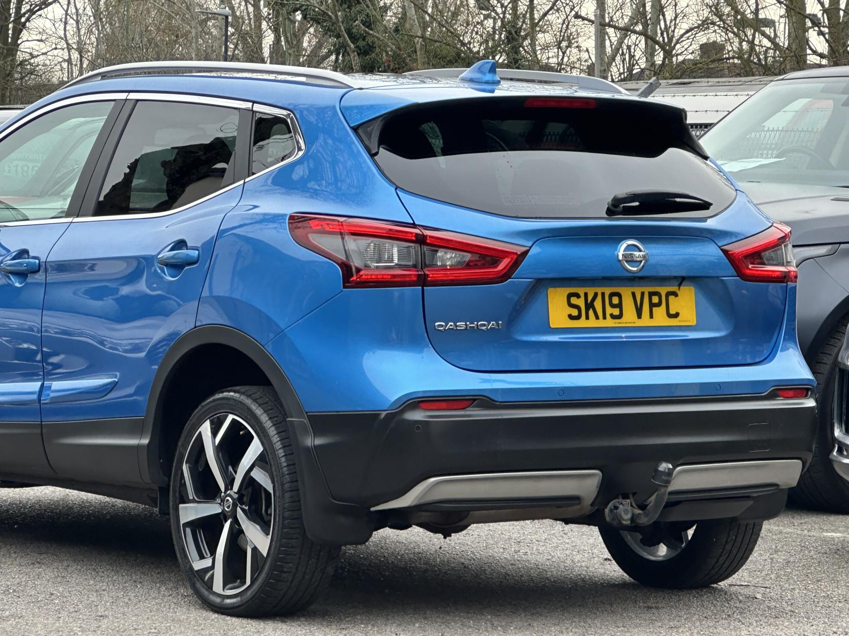 Nissan Qashqai 1.7 dCi Tekna SUV 5dr Diesel CVT 4WD Euro 6 (s/s) (150 ps)