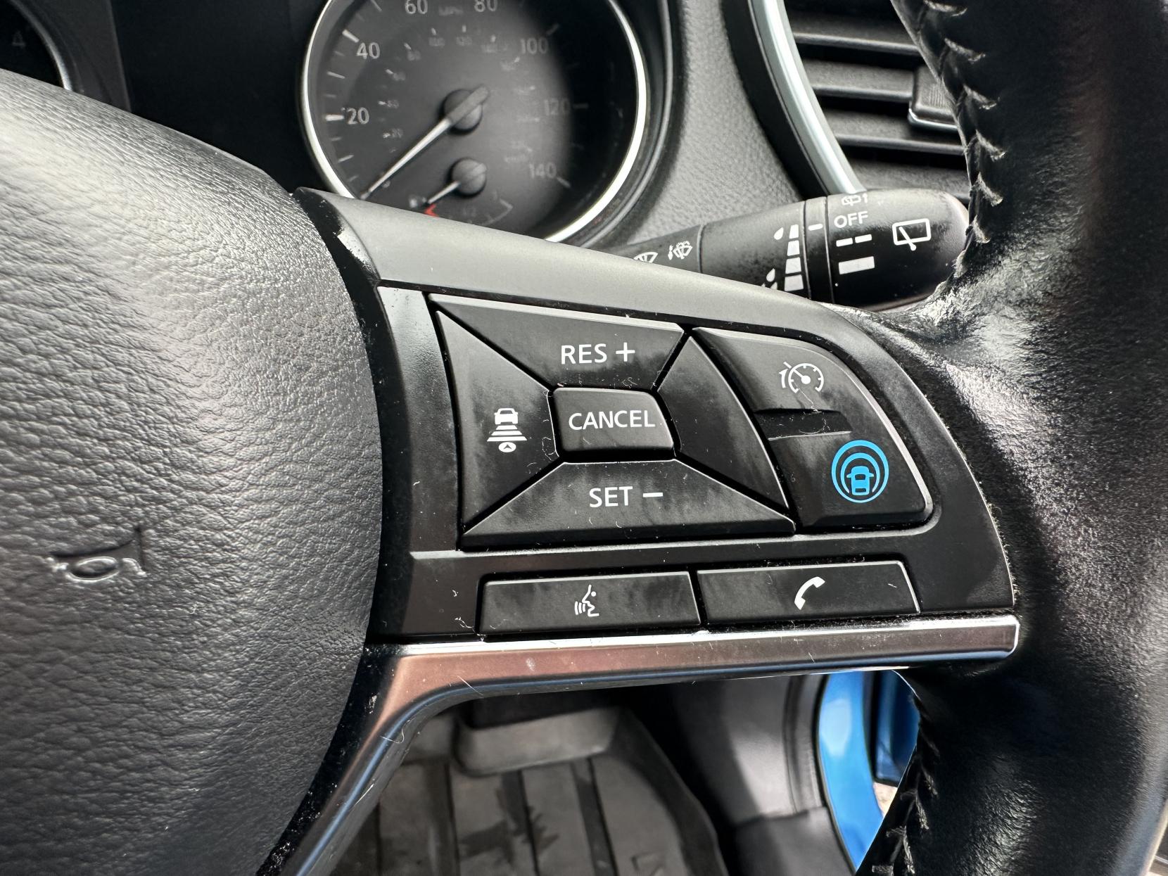 Nissan Qashqai 1.7 dCi Tekna SUV 5dr Diesel CVT 4WD Euro 6 (s/s) (150 ps)