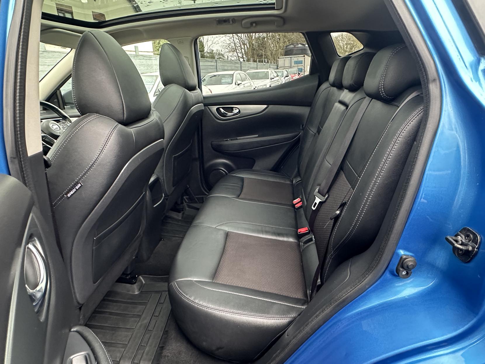 Nissan Qashqai 1.7 dCi Tekna SUV 5dr Diesel CVT 4WD Euro 6 (s/s) (150 ps)