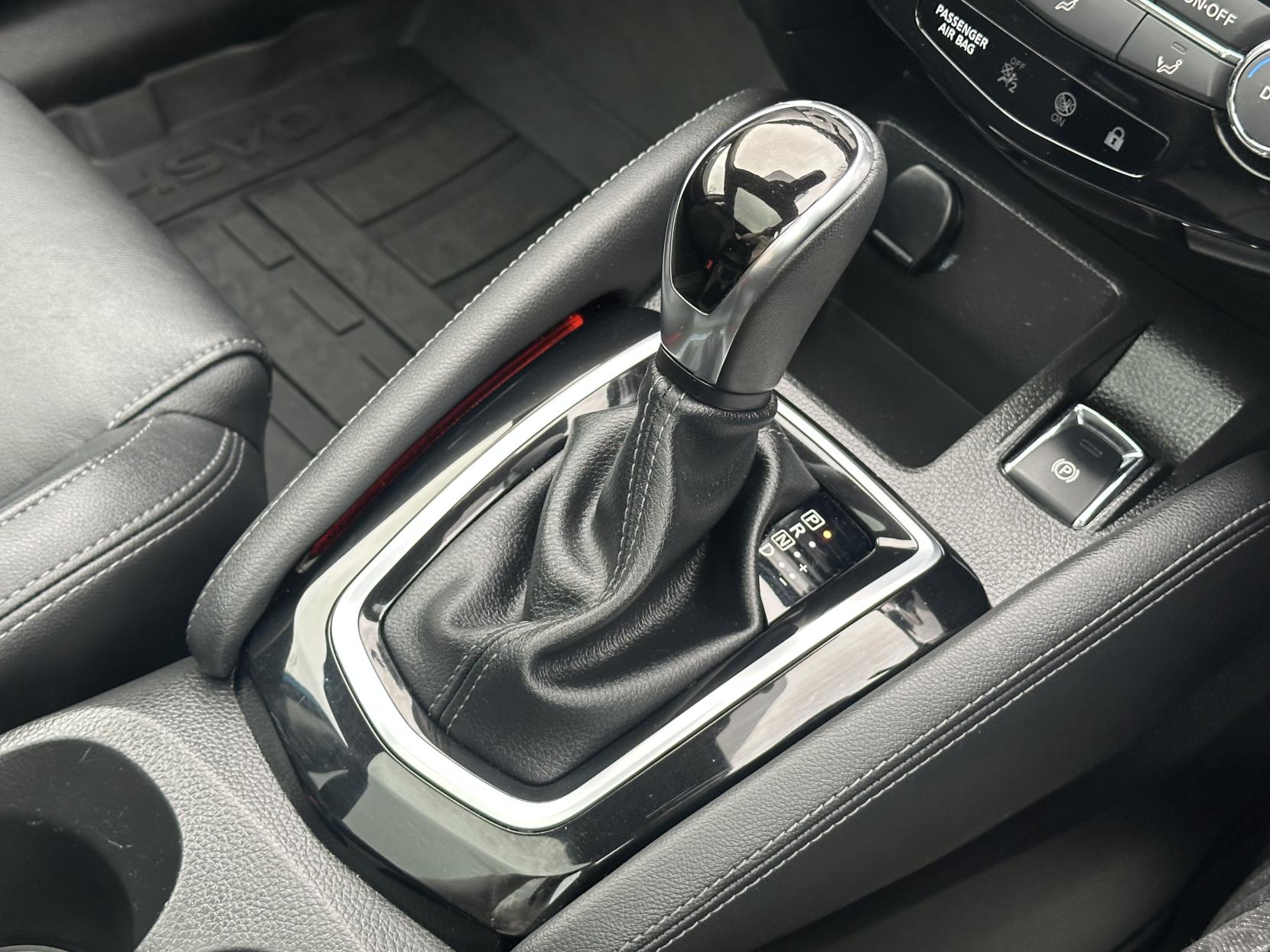 Nissan Qashqai 1.7 dCi Tekna SUV 5dr Diesel CVT 4WD Euro 6 (s/s) (150 ps)