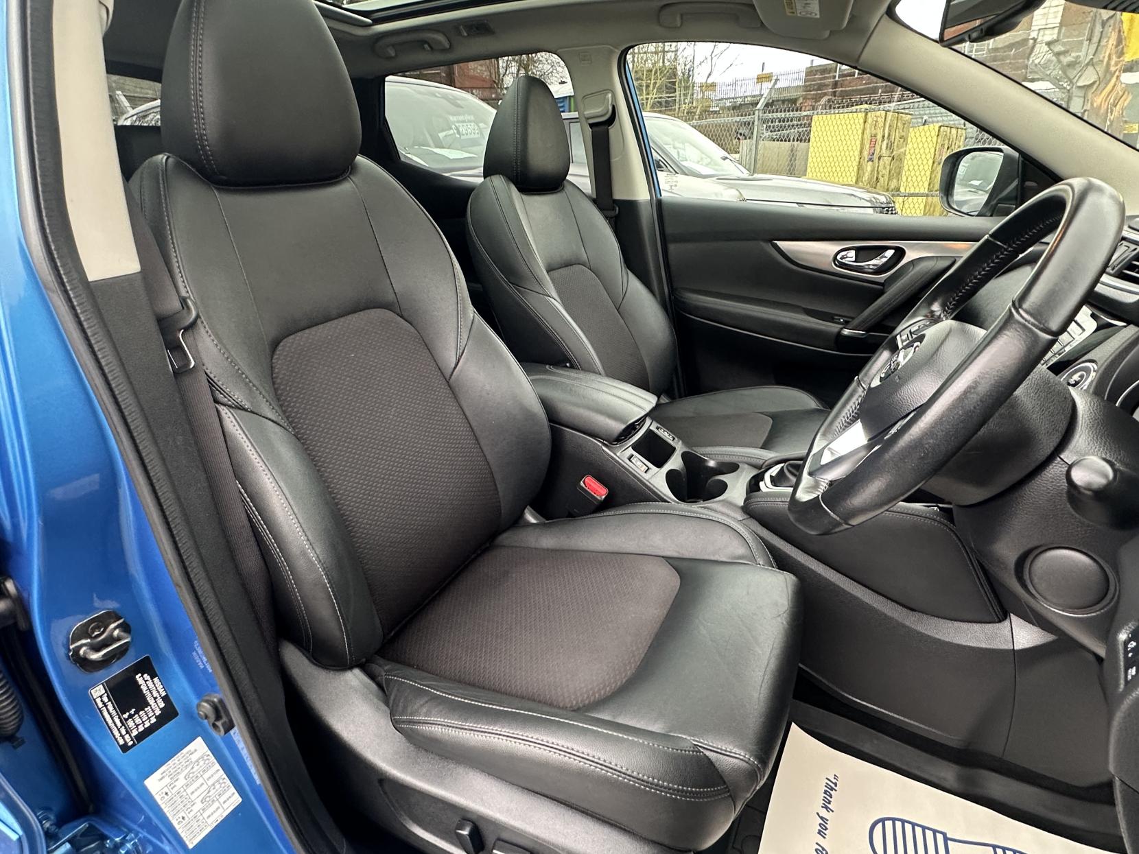 Nissan Qashqai 1.7 dCi Tekna SUV 5dr Diesel CVT 4WD Euro 6 (s/s) (150 ps)