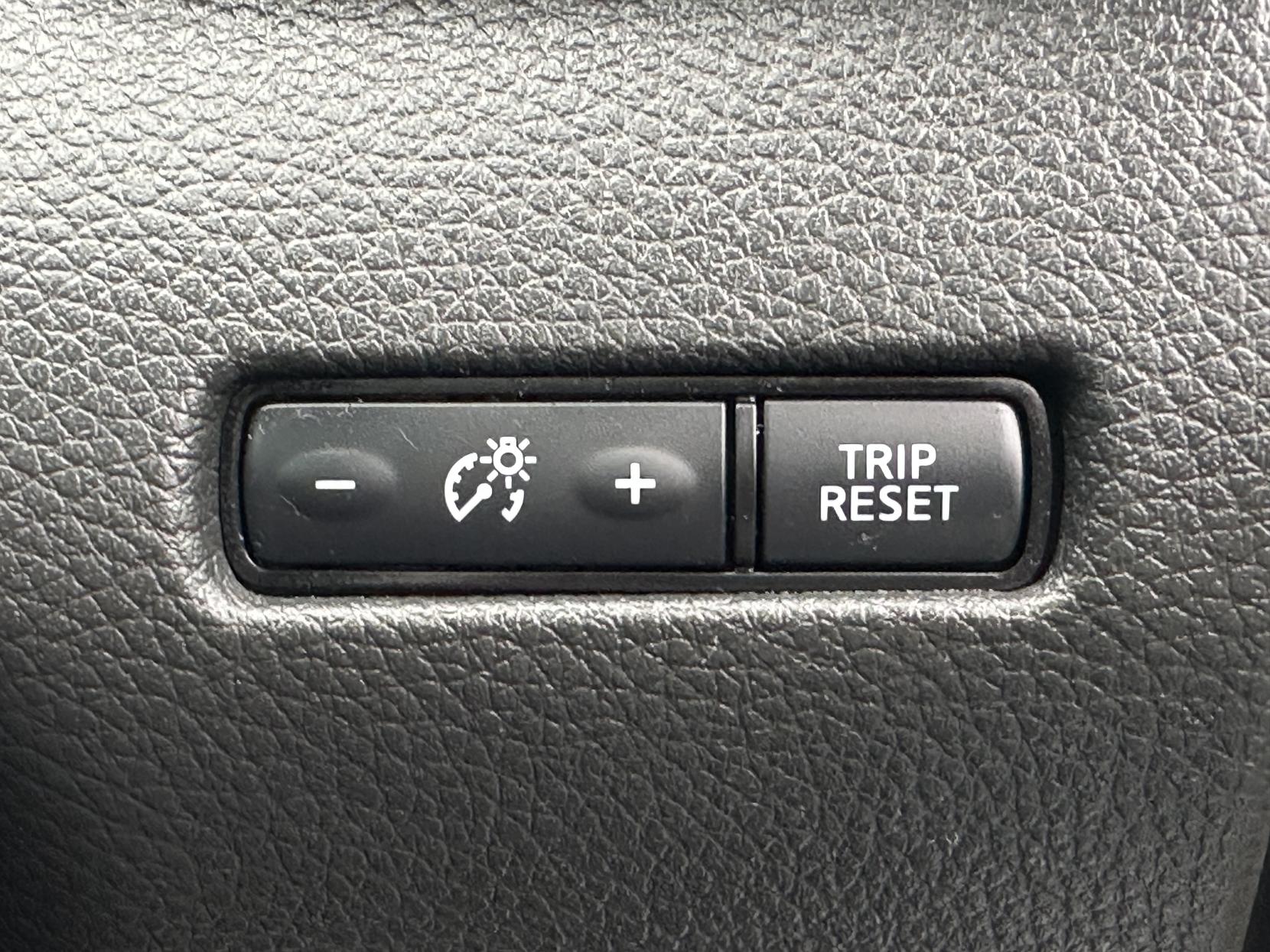 Nissan Qashqai 1.7 dCi Tekna SUV 5dr Diesel CVT 4WD Euro 6 (s/s) (150 ps)