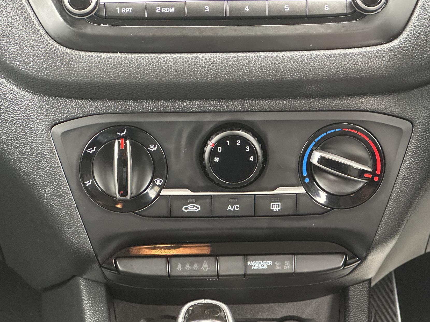 Hyundai i20 1.4 SE Hatchback 5dr Petrol Auto Euro 6 (100 ps)