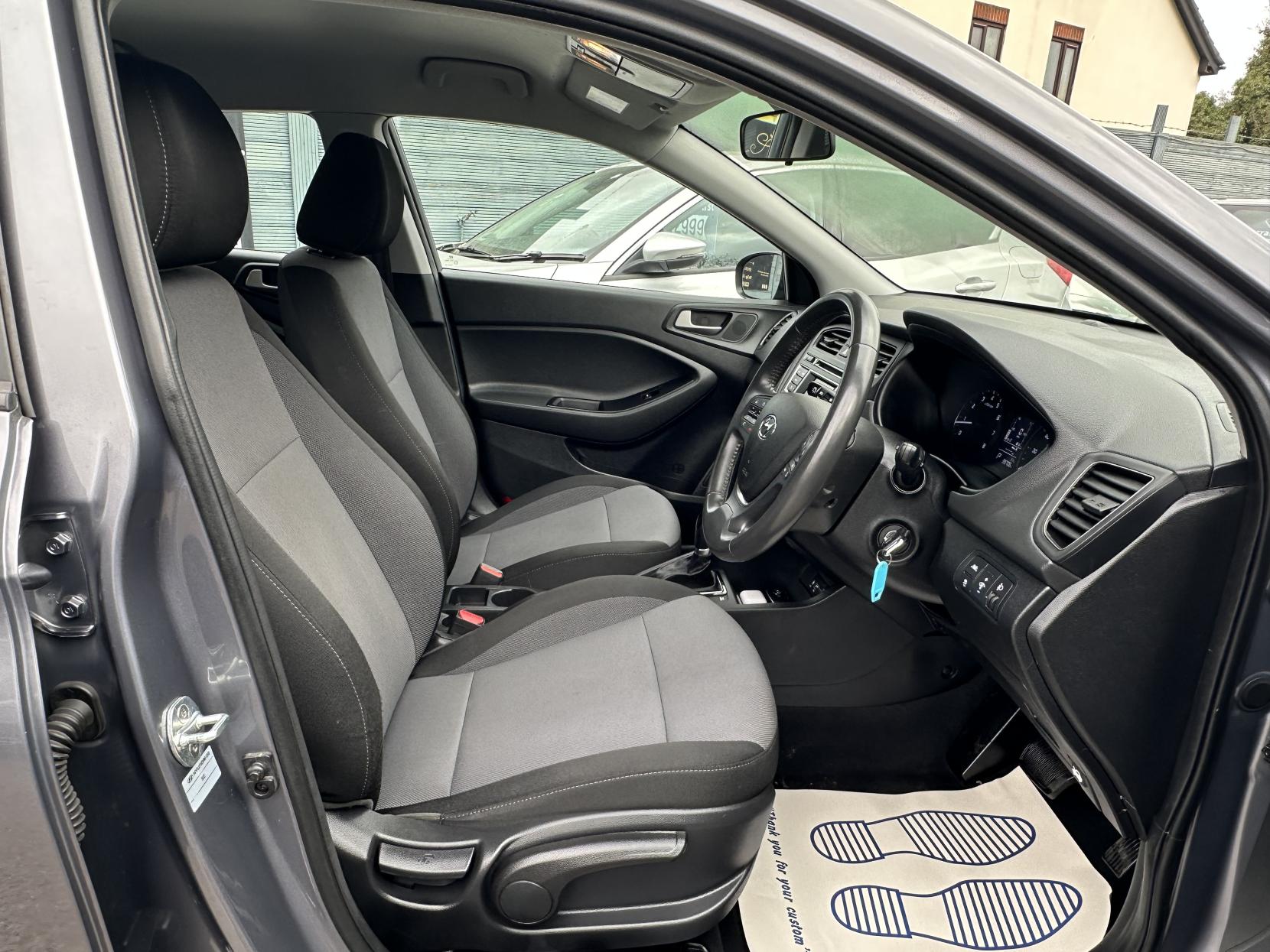 Hyundai i20 1.4 SE Hatchback 5dr Petrol Auto Euro 6 (100 ps)