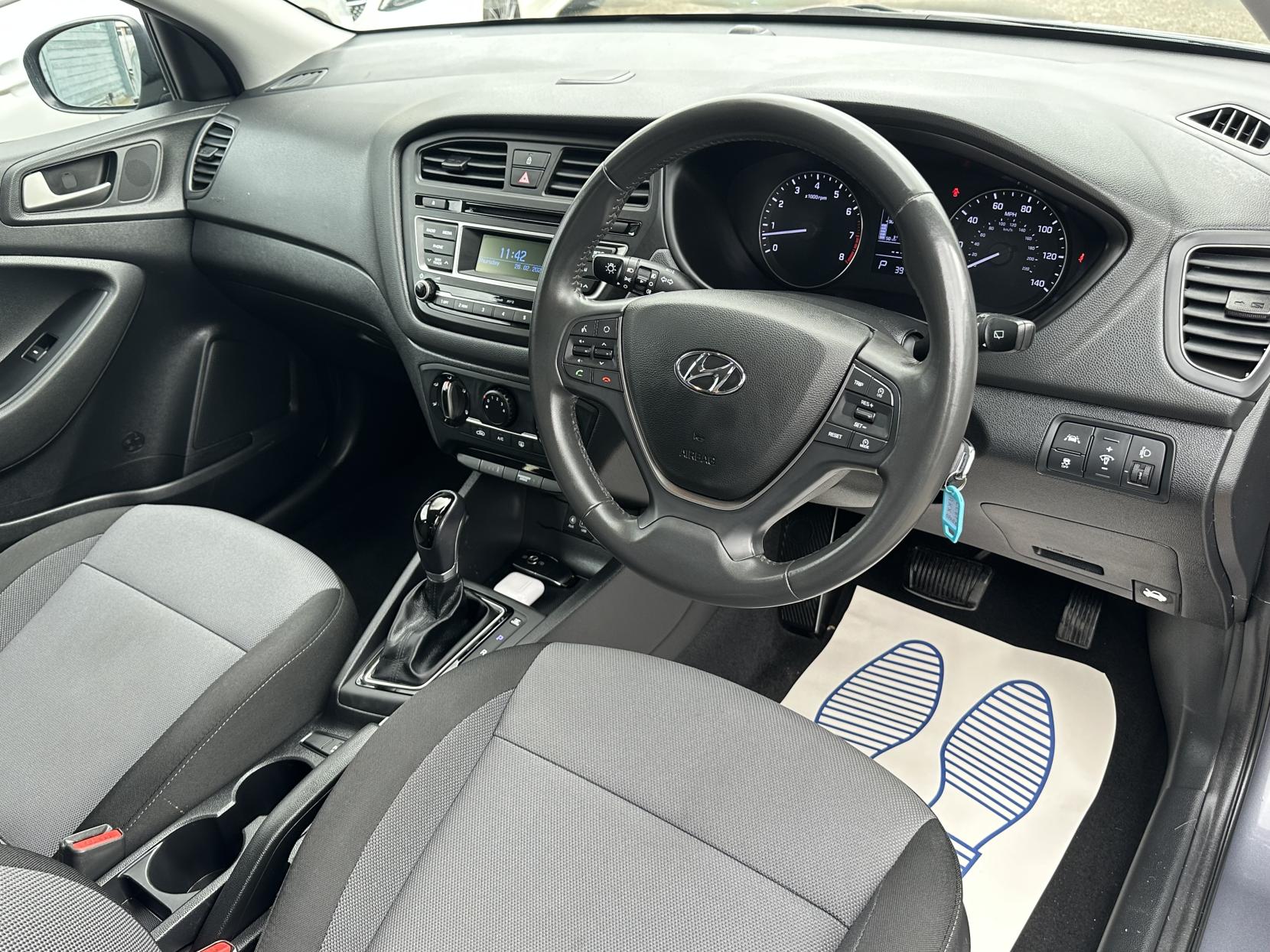 Hyundai i20 1.4 SE Hatchback 5dr Petrol Auto Euro 6 (100 ps)